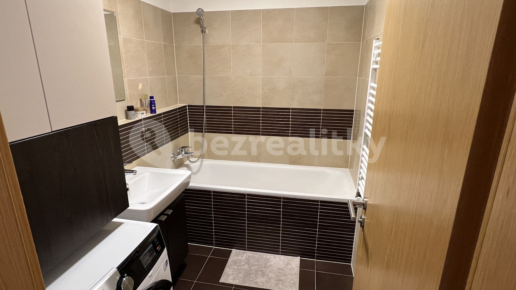 2 bedroom with open-plan kitchen flat to rent, 102 m², Mokropeská, Černošice, Středočeský Region 2 bedroom with open-plan kitchen flat to rent, 102 m², Mokropeská, Černošice, Středočeský Region