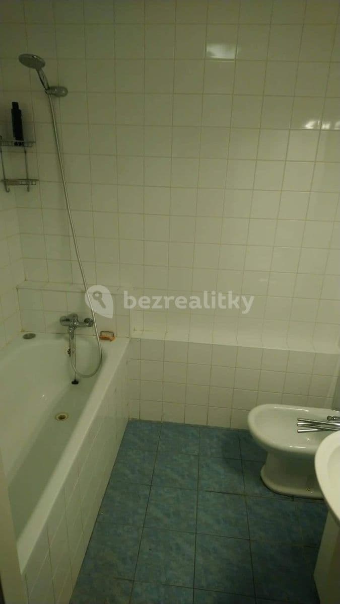 3 bedroom flat to rent, 88 m², Tlustého, Prague, Prague 3 bedroom flat to rent, 88 m², Tlustého, Prague, Prague
