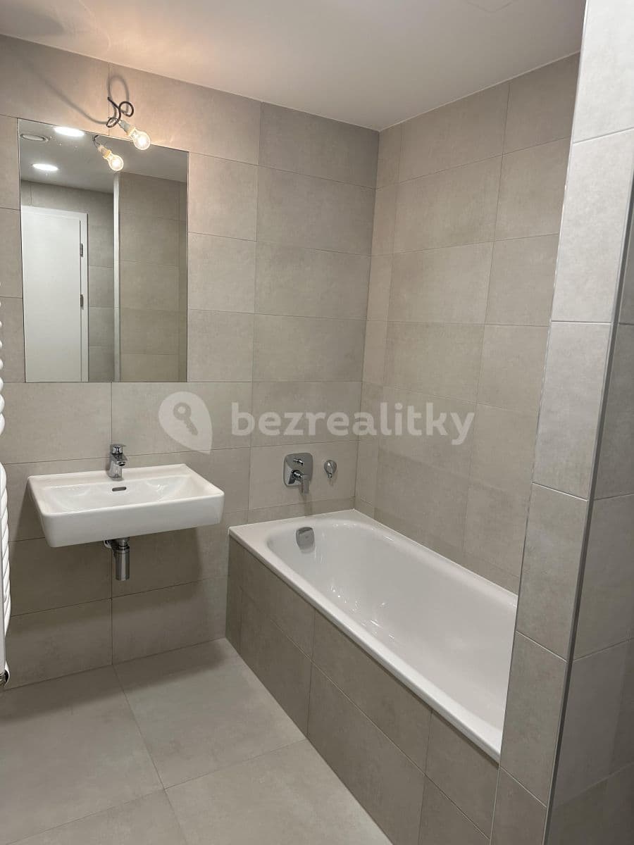1 bedroom with open-plan kitchen flat to rent, 41 m², Jankovcova, Prague, Prague 1 bedroom with open-plan kitchen flat to rent, 41 m², Jankovcova, Prague, Prague