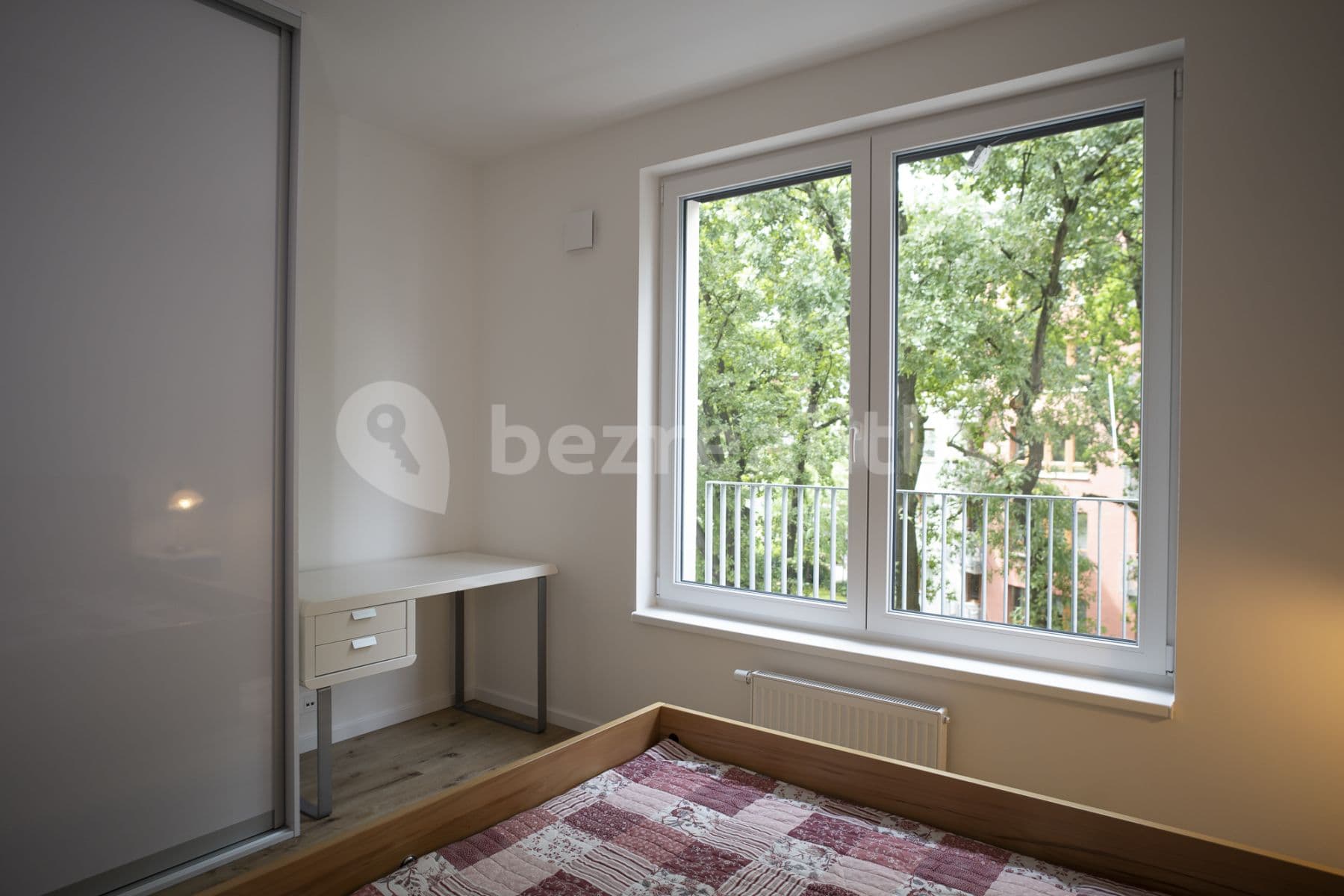 2 bedroom with open-plan kitchen flat to rent, 75 m², Červená báň, Prague, Prague 2 bedroom with open-plan kitchen flat to rent, 75 m², Červená báň, Prague, Prague