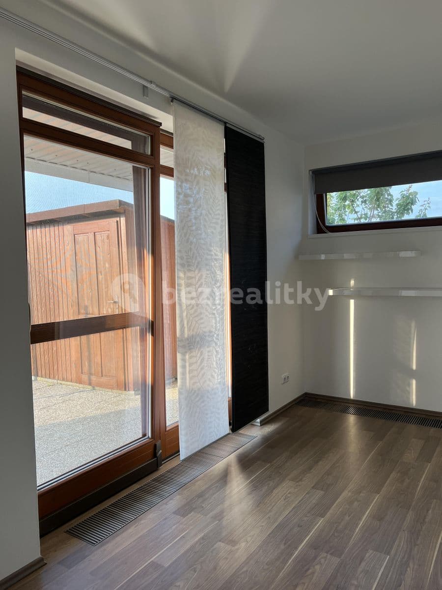 1 bedroom with open-plan kitchen flat to rent, 52 m², Polní, Veleň, Středočeský Region 1 bedroom with open-plan kitchen flat to rent, 52 m², Polní, Veleň, Středočeský Region