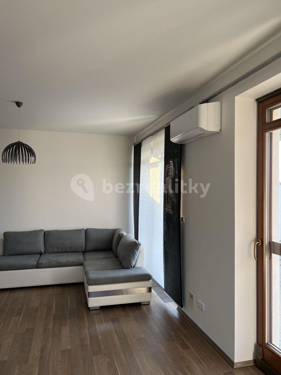 1 bedroom with open-plan kitchen flat to rent, 52 m², Polní, Veleň, Středočeský Region 1 bedroom with open-plan kitchen flat to rent, 52 m², Polní, Veleň, Středočeský Region