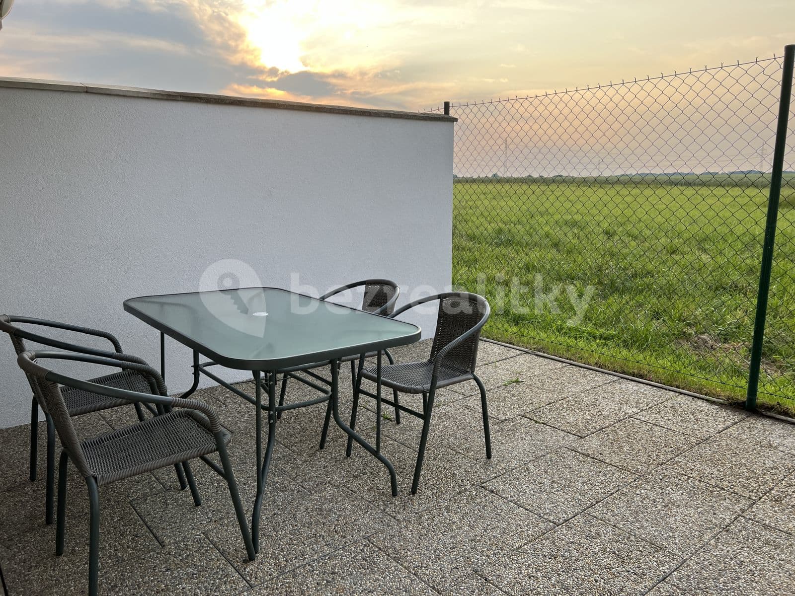 1 bedroom with open-plan kitchen flat to rent, 52 m², Polní, Veleň, Středočeský Region 1 bedroom with open-plan kitchen flat to rent, 52 m², Polní, Veleň, Středočeský Region