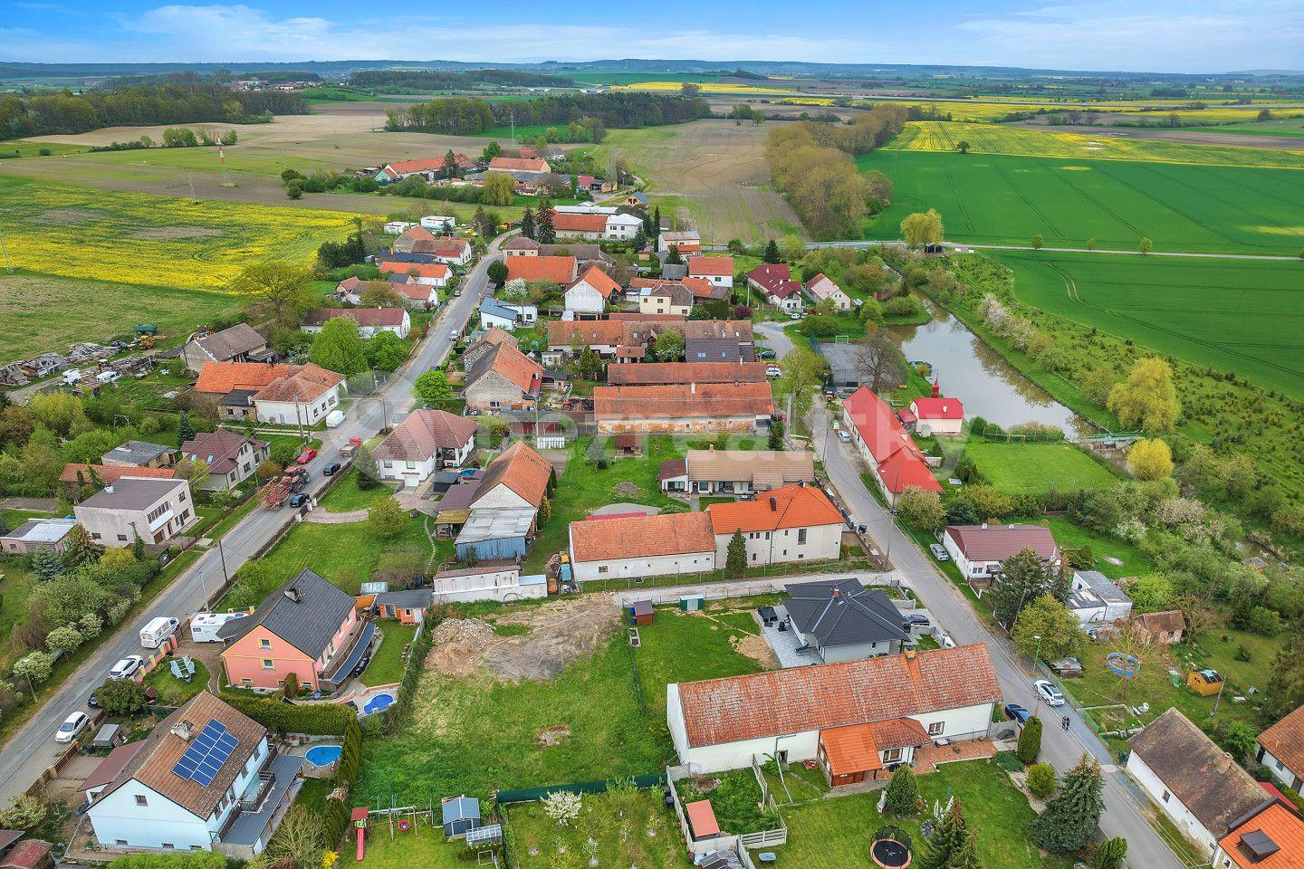 plot for sale, 1,108 m², Sezemice, Pardubický Region
