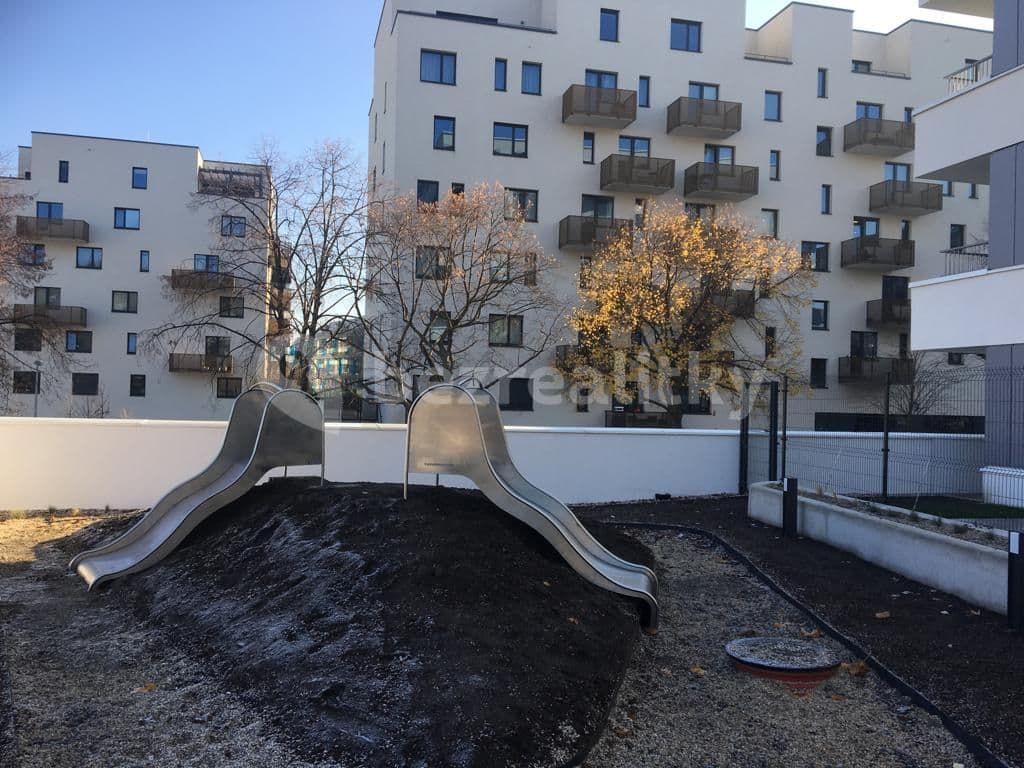 3 bedroom with open-plan kitchen flat to rent, 109 m², Walterovo náměstí, Prague, Prague 3 bedroom with open-plan kitchen flat to rent, 109 m², Walterovo náměstí, Prague, Prague