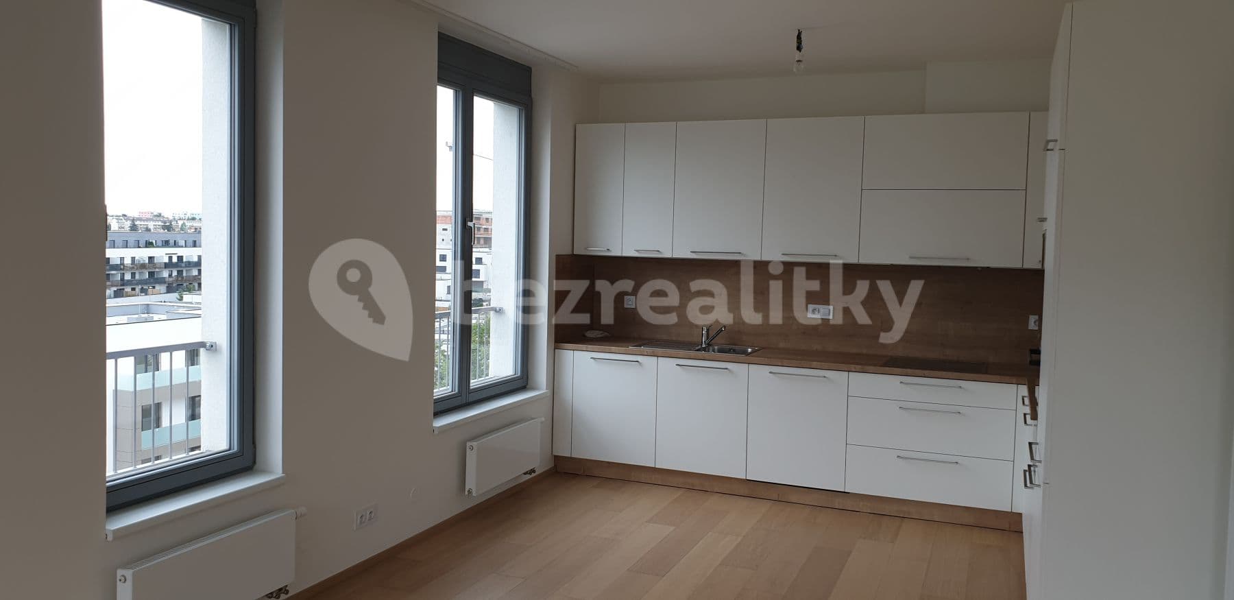 3 bedroom with open-plan kitchen flat to rent, 109 m², Walterovo náměstí, Prague, Prague 3 bedroom with open-plan kitchen flat to rent, 109 m², Walterovo náměstí, Prague, Prague