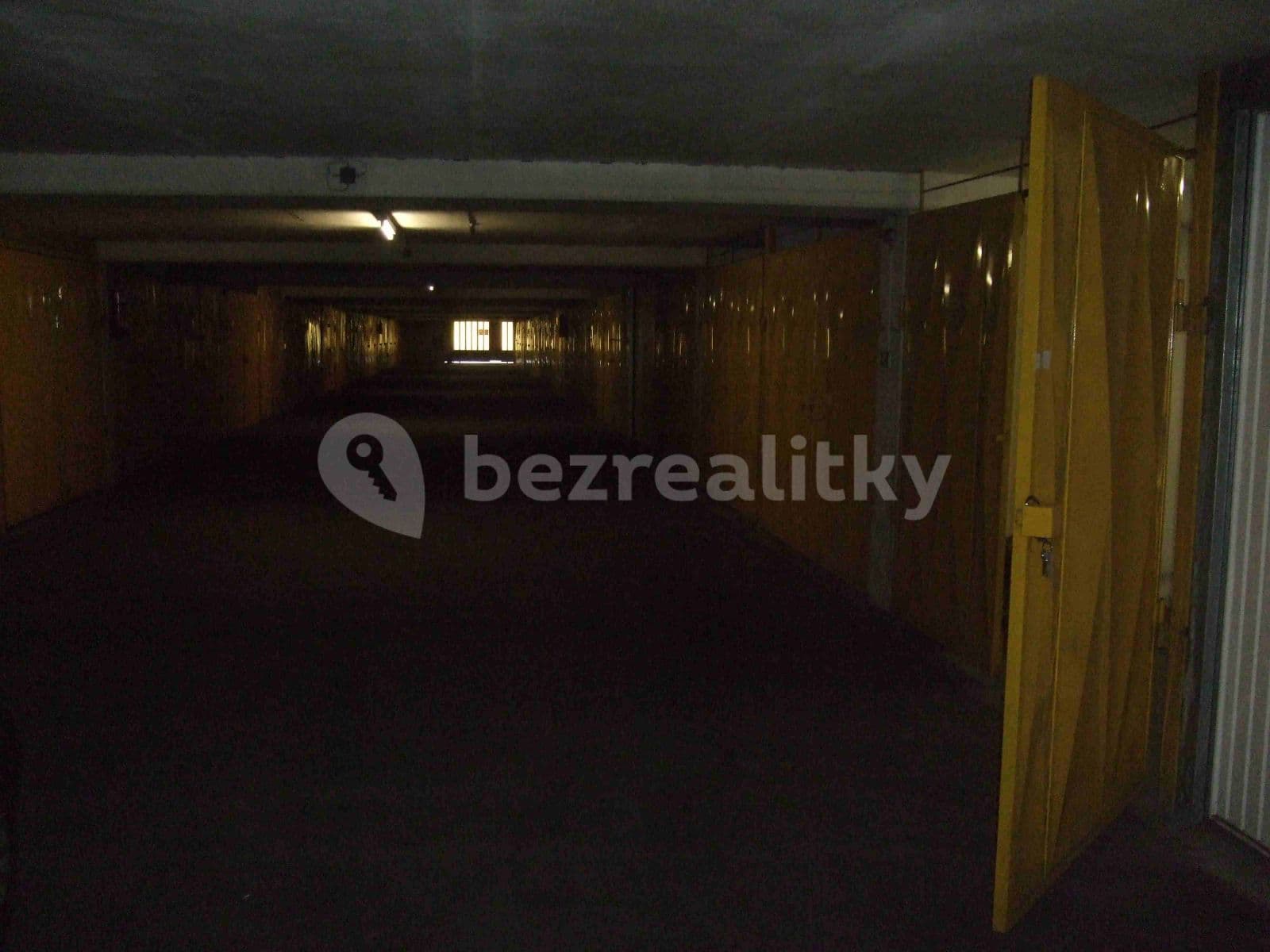 garage to rent, 20 m², U Slovanky, Prague, Prague garage to rent, 20 m², U Slovanky, Prague, Prague