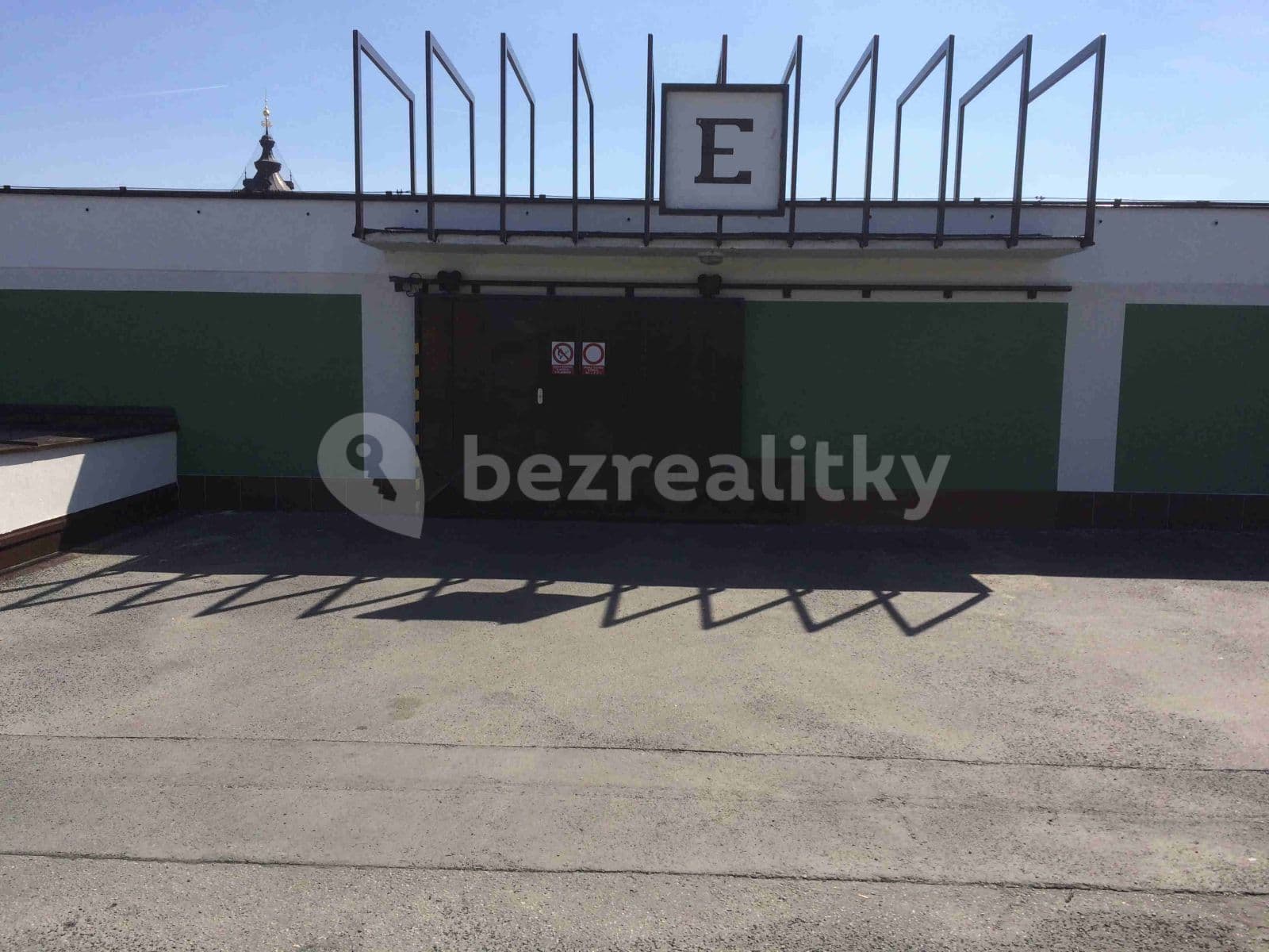 garage to rent, 20 m², U Slovanky, Prague, Prague garage to rent, 20 m², U Slovanky, Prague, Prague