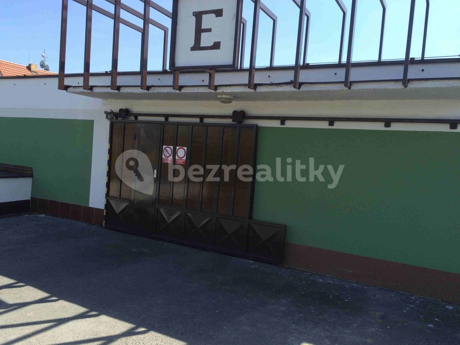 garage to rent, 20 m², U Slovanky, Prague, Prague garage to rent, 20 m², U Slovanky, Prague, Prague