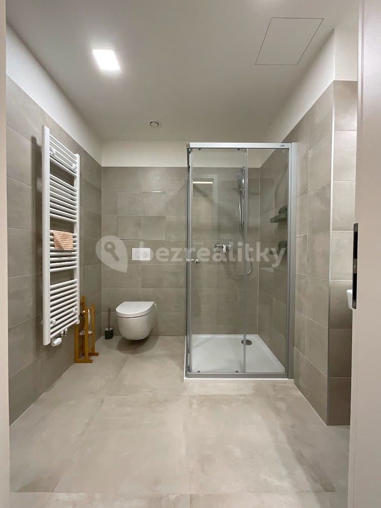 Studio flat to rent, 32 m², Mezi Vodami, Prague, Prague Studio flat to rent, 32 m², Mezi Vodami, Prague, Prague