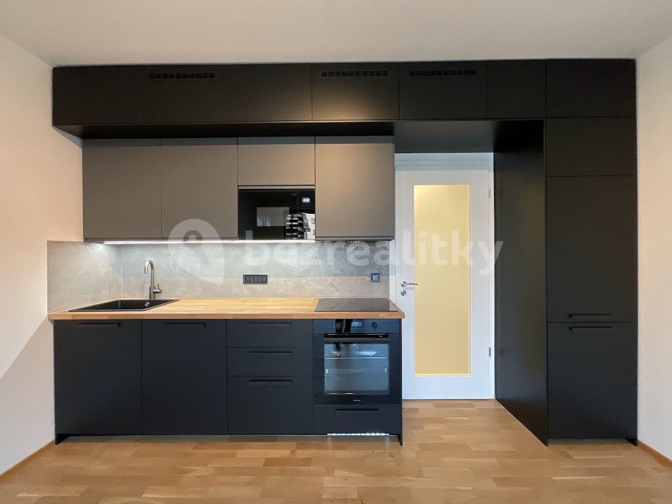 Studio flat to rent, 32 m², Mezi Vodami, Prague, Prague Studio flat to rent, 32 m², Mezi Vodami, Prague, Prague