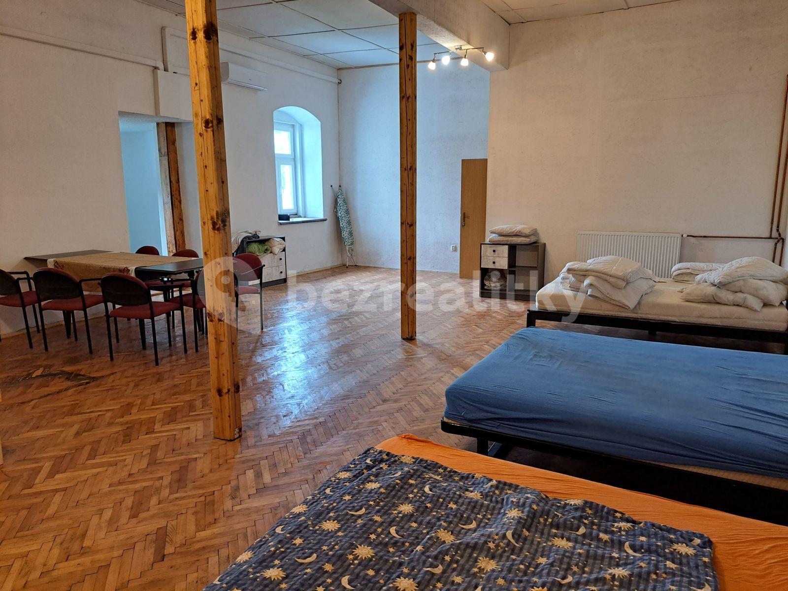 Studio flat to rent, 70 m², Běštín, Středočeský Region