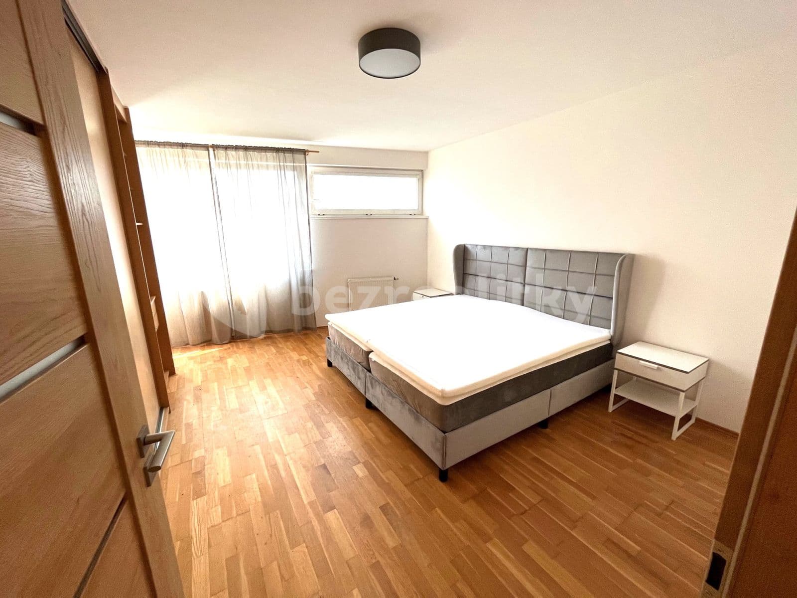 1 bedroom with open-plan kitchen flat to rent, 56 m², V Zeleném údolí, Prague, Prague