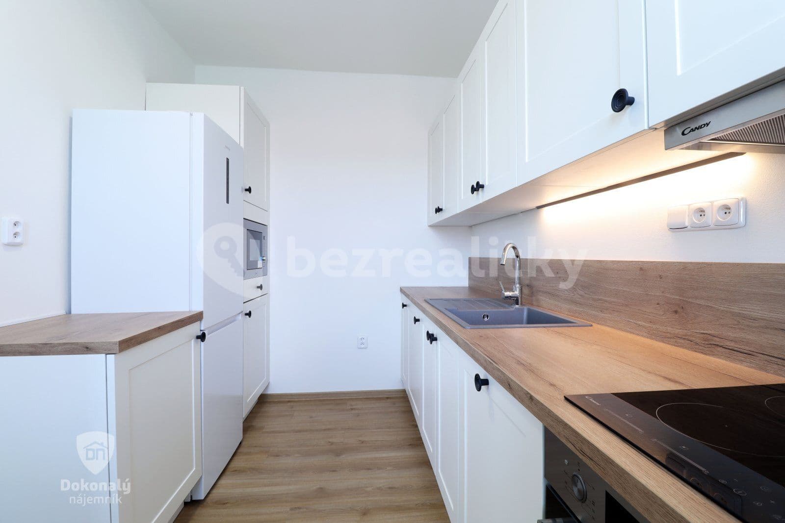 4 bedroom flat to rent, 120 m², Bořanovická, Prague, Prague