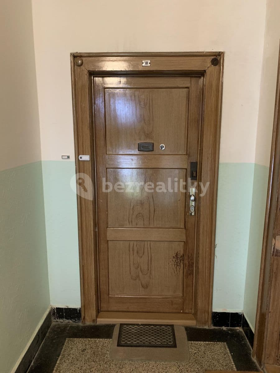 1 bedroom with open-plan kitchen flat to rent, 70 m², Korunní, Prague, Prague 1 bedroom with open-plan kitchen flat to rent, 70 m², Korunní, Prague, Prague