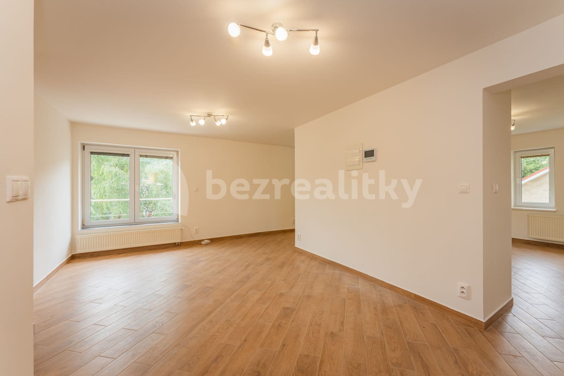 3 bedroom flat to rent, 398 m², V Rybníčkách, Prague, Prague 3 bedroom flat to rent, 398 m², V Rybníčkách, Prague, Prague