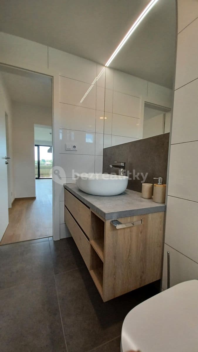 2 bedroom with open-plan kitchen flat to rent, 85 m², Veverské Knínice, Jihomoravský Region 2 bedroom with open-plan kitchen flat to rent, 85 m², Veverské Knínice, Jihomoravský Region