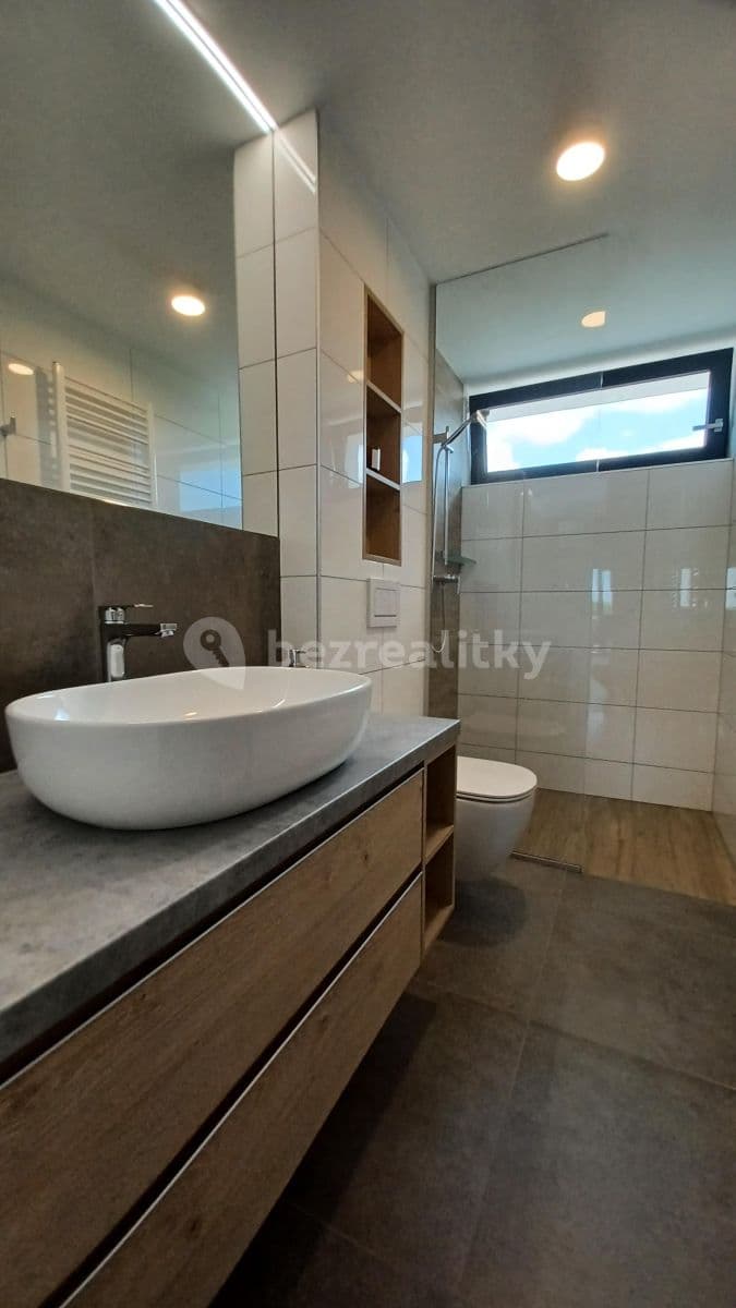 2 bedroom with open-plan kitchen flat to rent, 85 m², Veverské Knínice, Jihomoravský Region 2 bedroom with open-plan kitchen flat to rent, 85 m², Veverské Knínice, Jihomoravský Region