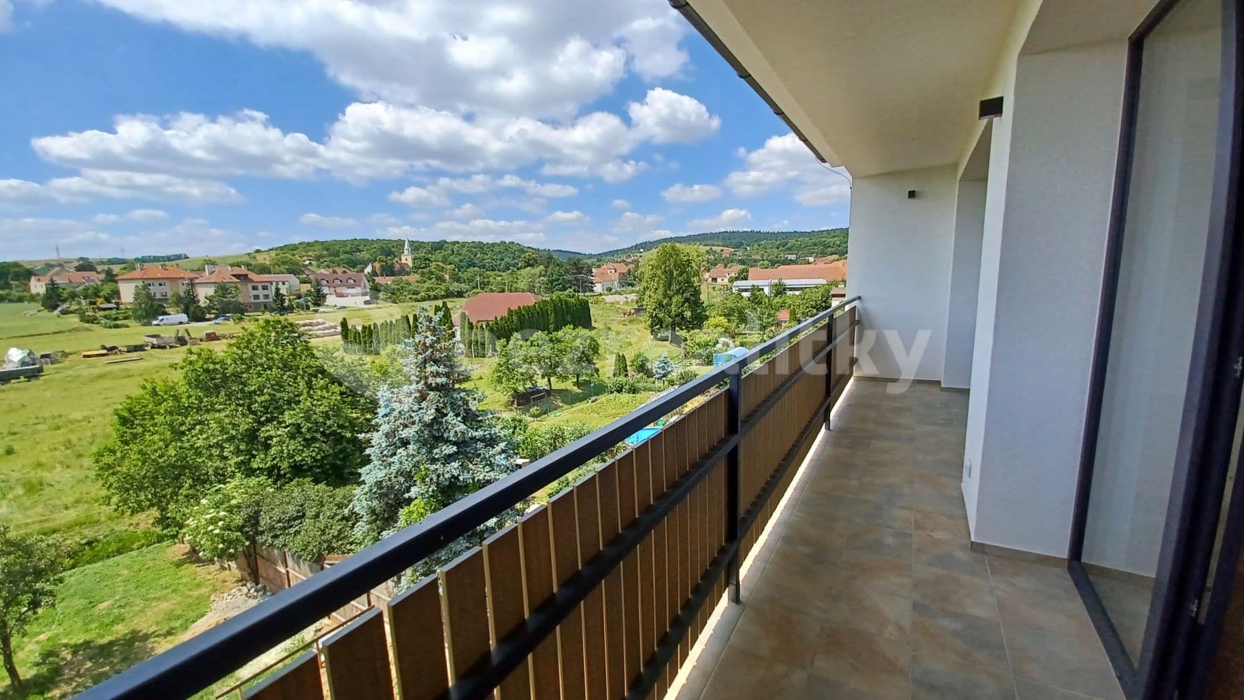2 bedroom with open-plan kitchen flat to rent, 85 m², Veverské Knínice, Jihomoravský Region 2 bedroom with open-plan kitchen flat to rent, 85 m², Veverské Knínice, Jihomoravský Region