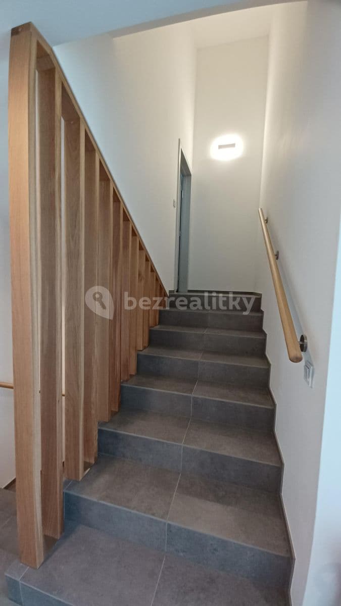 2 bedroom with open-plan kitchen flat to rent, 85 m², Veverské Knínice, Jihomoravský Region 2 bedroom with open-plan kitchen flat to rent, 85 m², Veverské Knínice, Jihomoravský Region