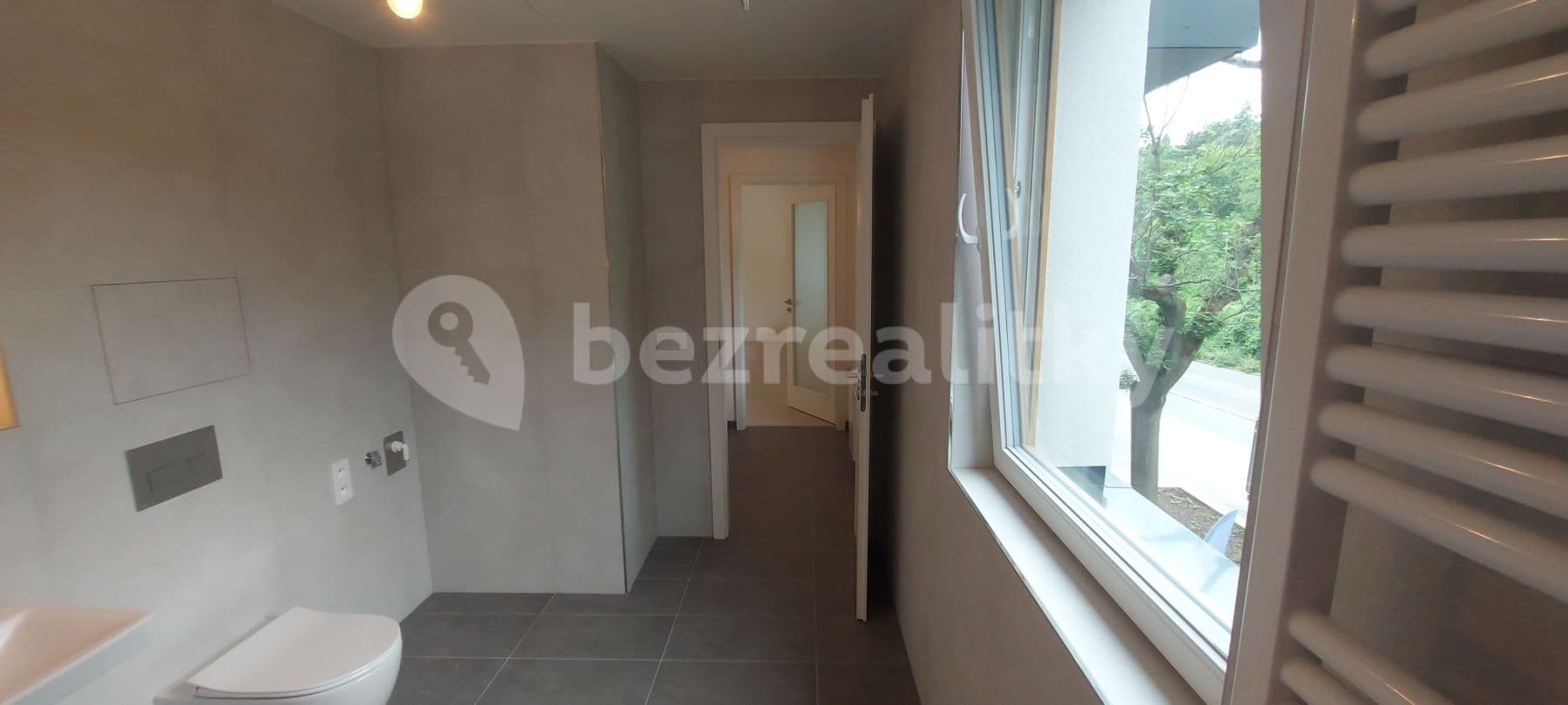 Small studio flat to rent, 37 m², U Plynárny, Prague, Prague Small studio flat to rent, 37 m², U Plynárny, Prague, Prague