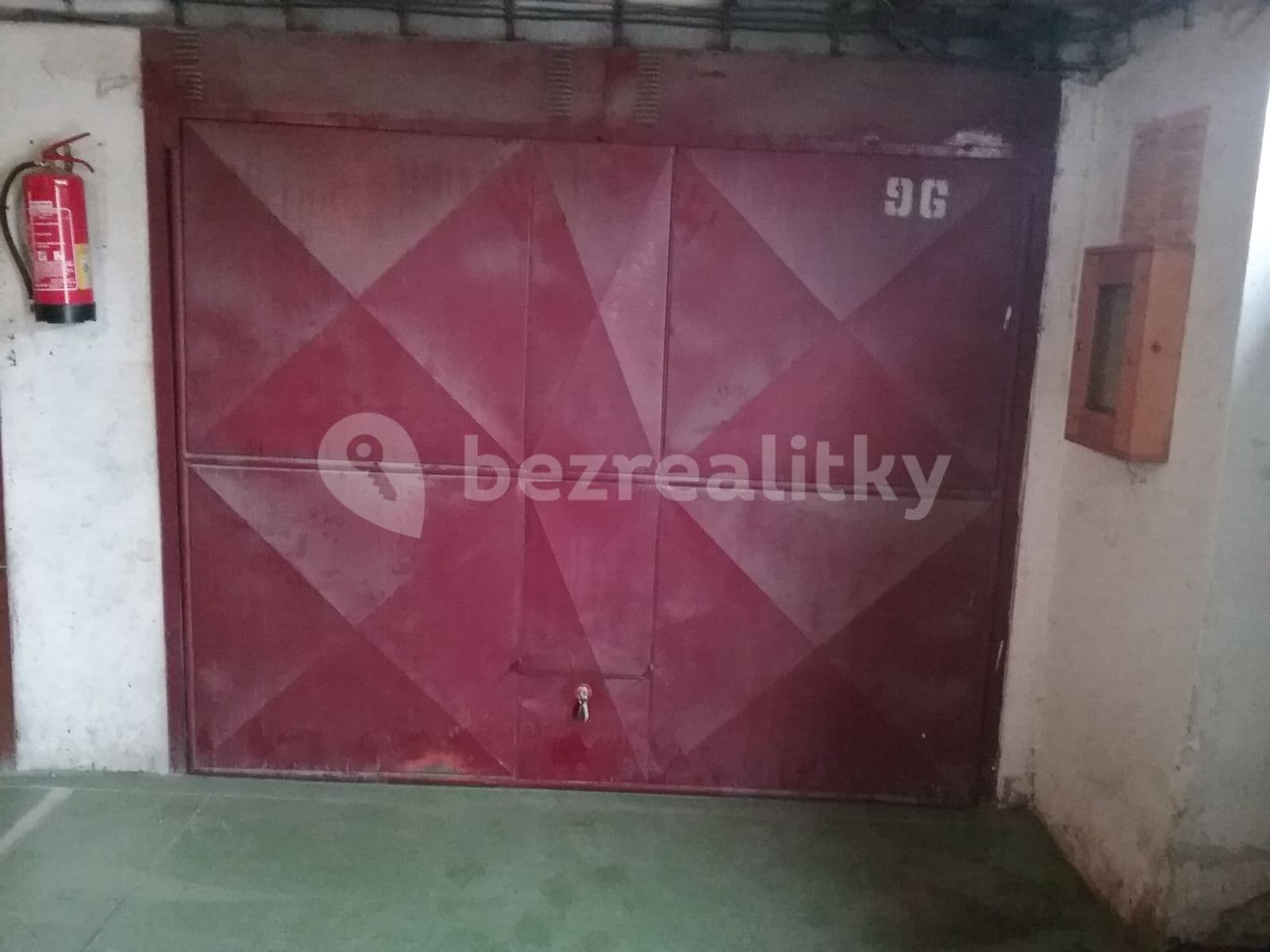 garage to rent, 18 m², Bellevue, Kladno, Středočeský Region garage to rent, 18 m², Bellevue, Kladno, Středočeský Region