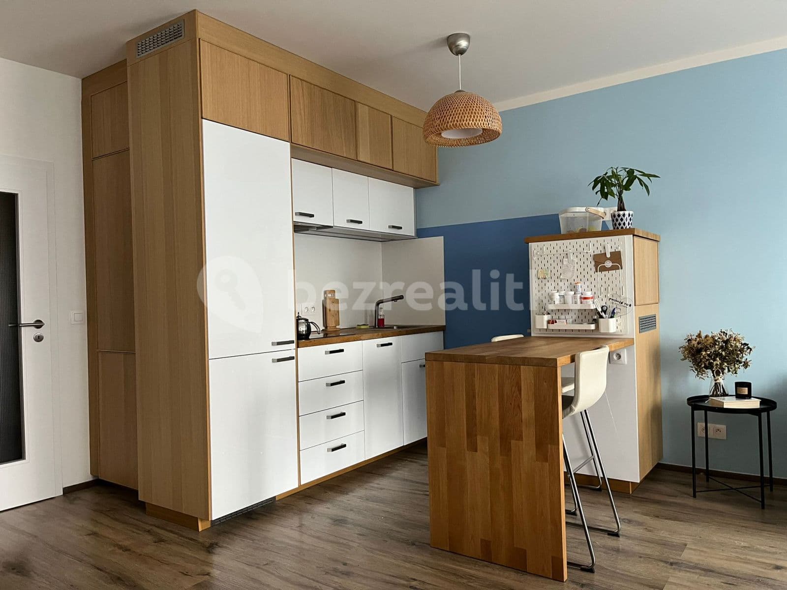 Studio flat to rent, 42 m², Škrábkových, Prague, Prague Studio flat to rent, 42 m², Škrábkových, Prague, Prague