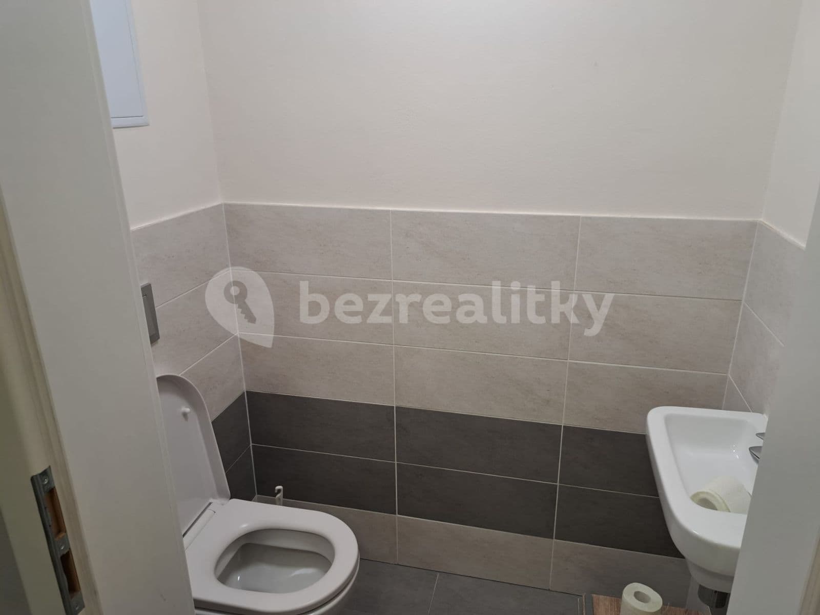 1 bedroom with open-plan kitchen flat to rent, 58 m², Tupolevova, Prague, Prague 1 bedroom with open-plan kitchen flat to rent, 58 m², Tupolevova, Prague, Prague
