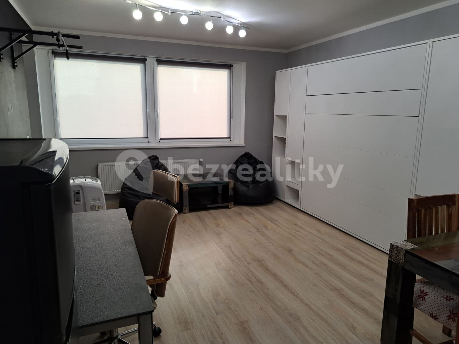 1 bedroom with open-plan kitchen flat to rent, 58 m², Tupolevova, Prague, Prague 1 bedroom with open-plan kitchen flat to rent, 58 m², Tupolevova, Prague, Prague