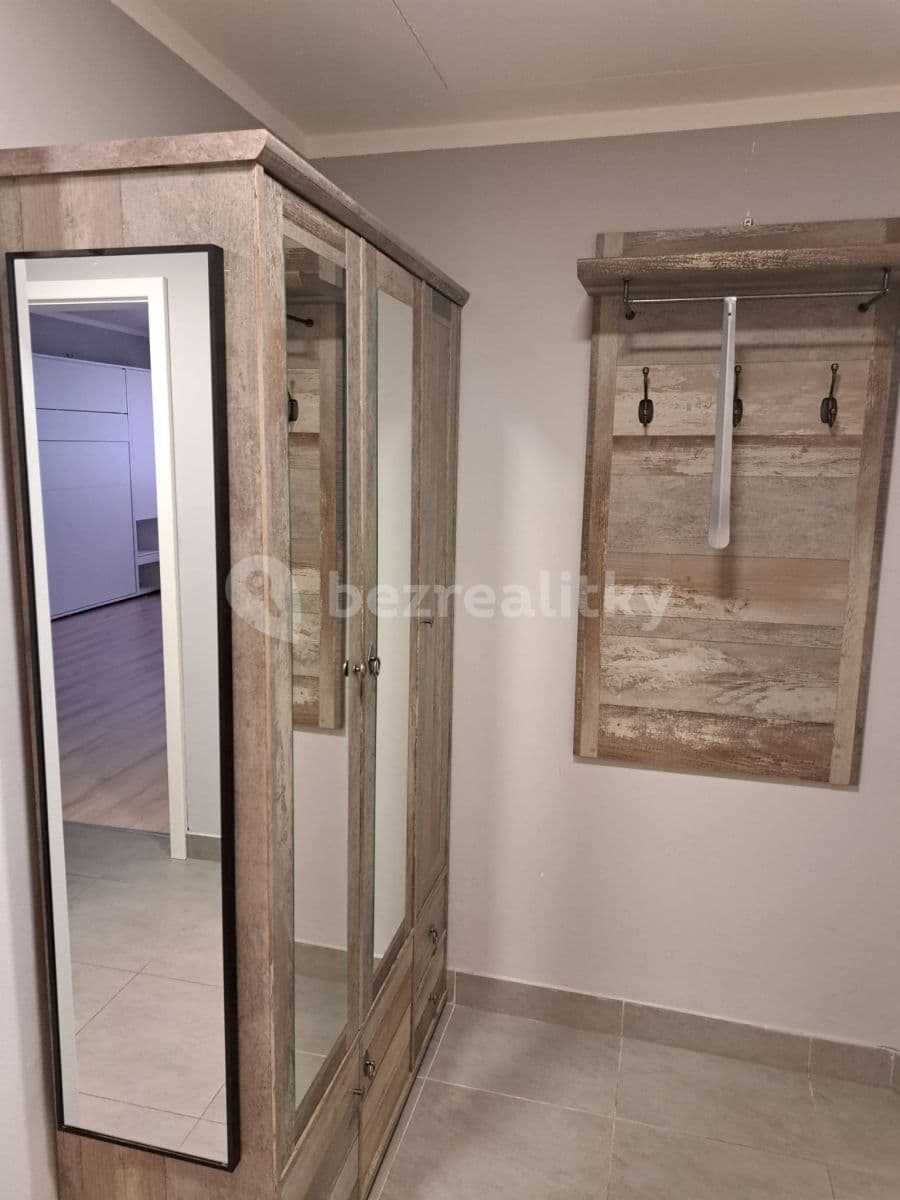 1 bedroom with open-plan kitchen flat to rent, 58 m², Tupolevova, Prague, Prague 1 bedroom with open-plan kitchen flat to rent, 58 m², Tupolevova, Prague, Prague