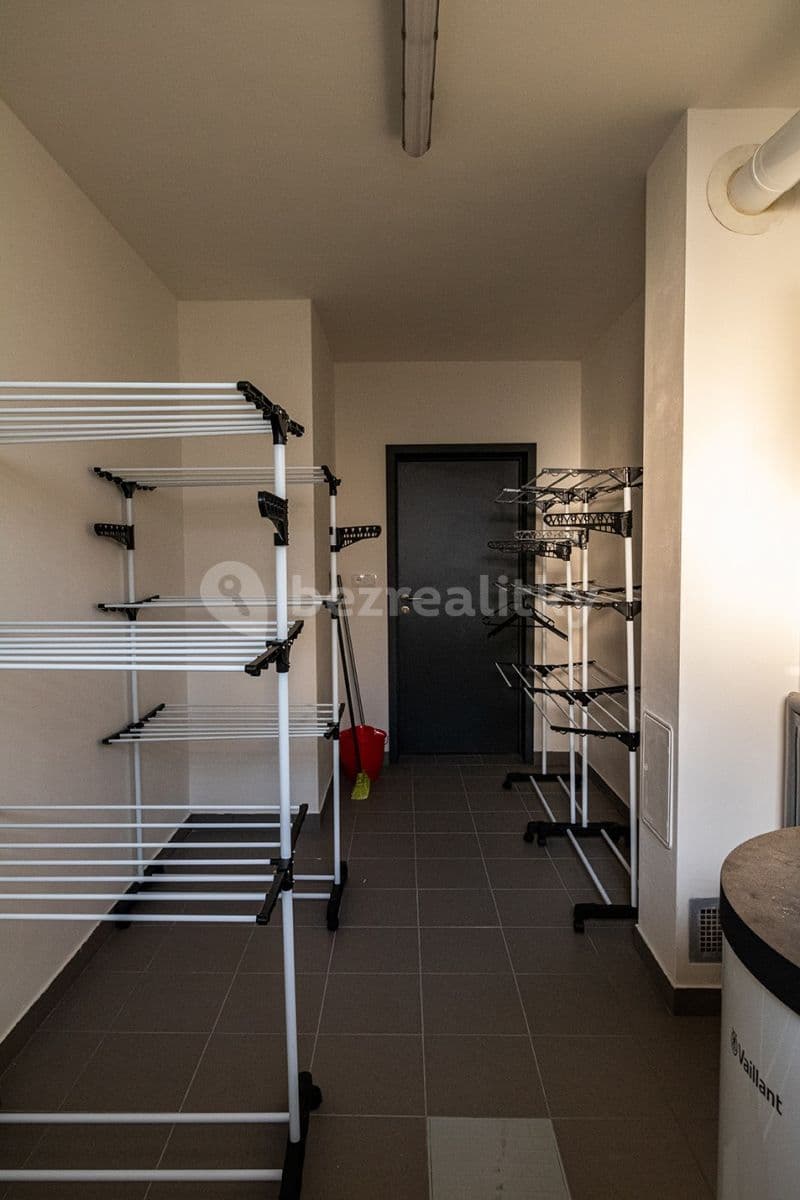 Studio flat to rent, 29 m², Sadská, Prague, Prague Studio flat to rent, 29 m², Sadská, Prague, Prague