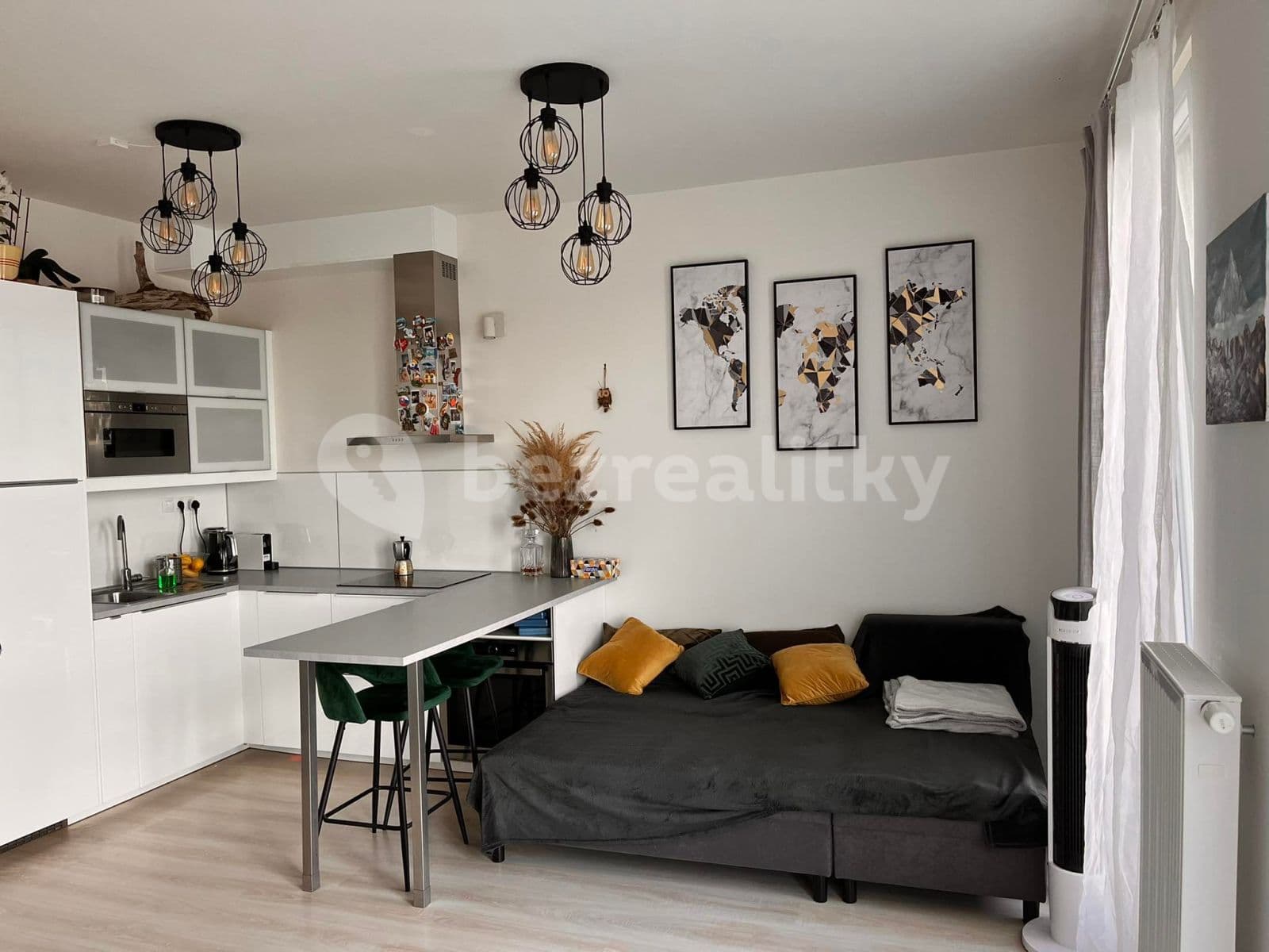 Studio flat to rent, 36 m², Emy Destinové, Jinočany, Středočeský Region Studio flat to rent, 36 m², Emy Destinové, Jinočany, Středočeský Region