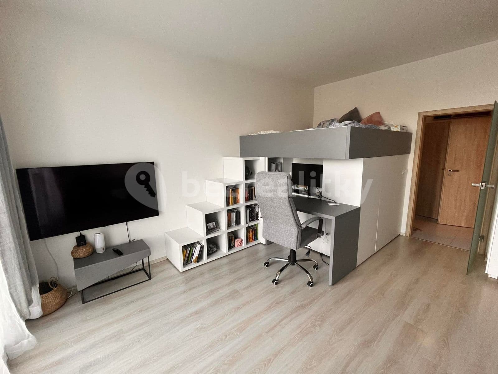 Studio flat to rent, 36 m², Emy Destinové, Jinočany, Středočeský Region Studio flat to rent, 36 m², Emy Destinové, Jinočany, Středočeský Region