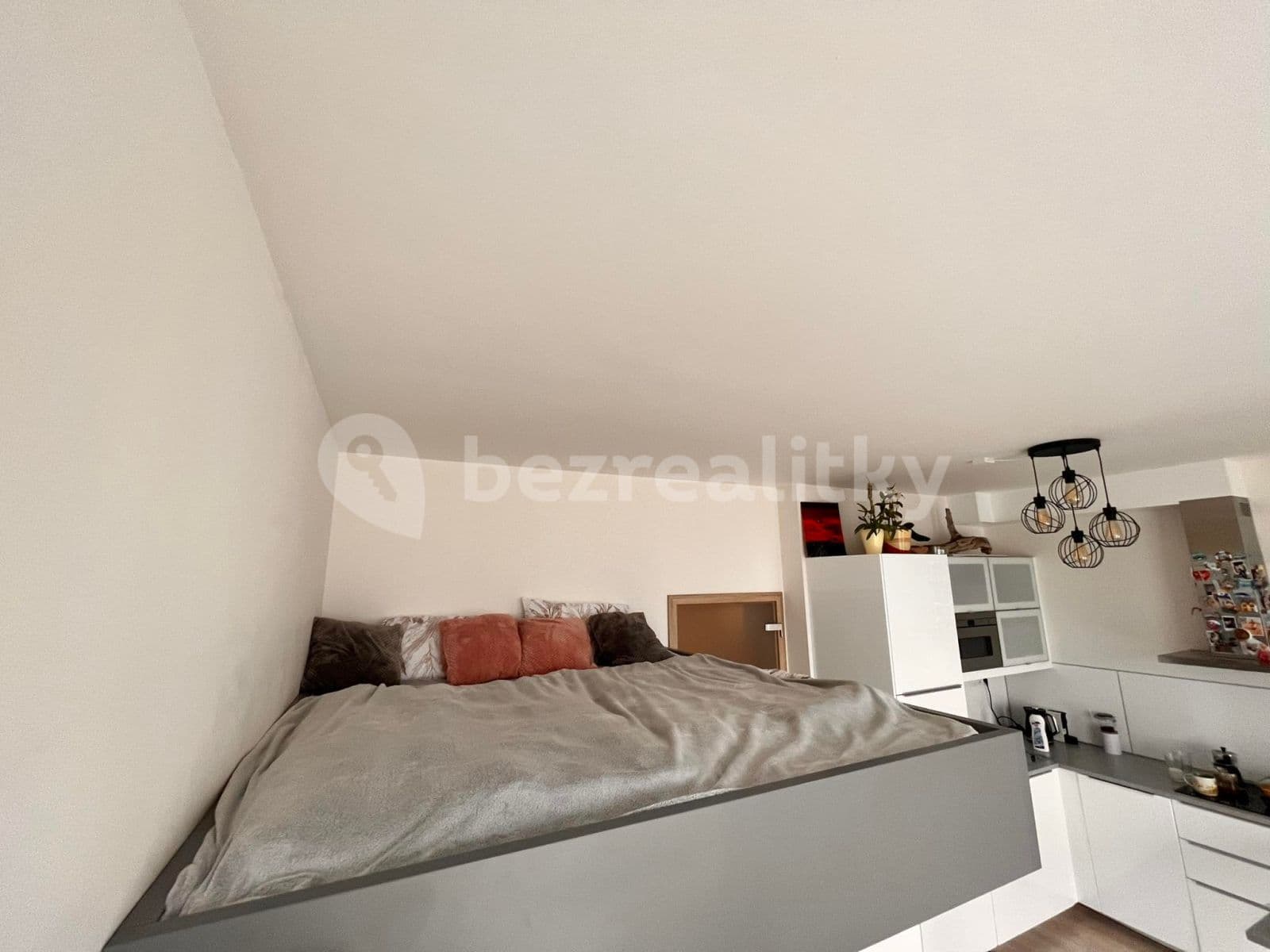 Studio flat to rent, 36 m², Emy Destinové, Jinočany, Středočeský Region Studio flat to rent, 36 m², Emy Destinové, Jinočany, Středočeský Region