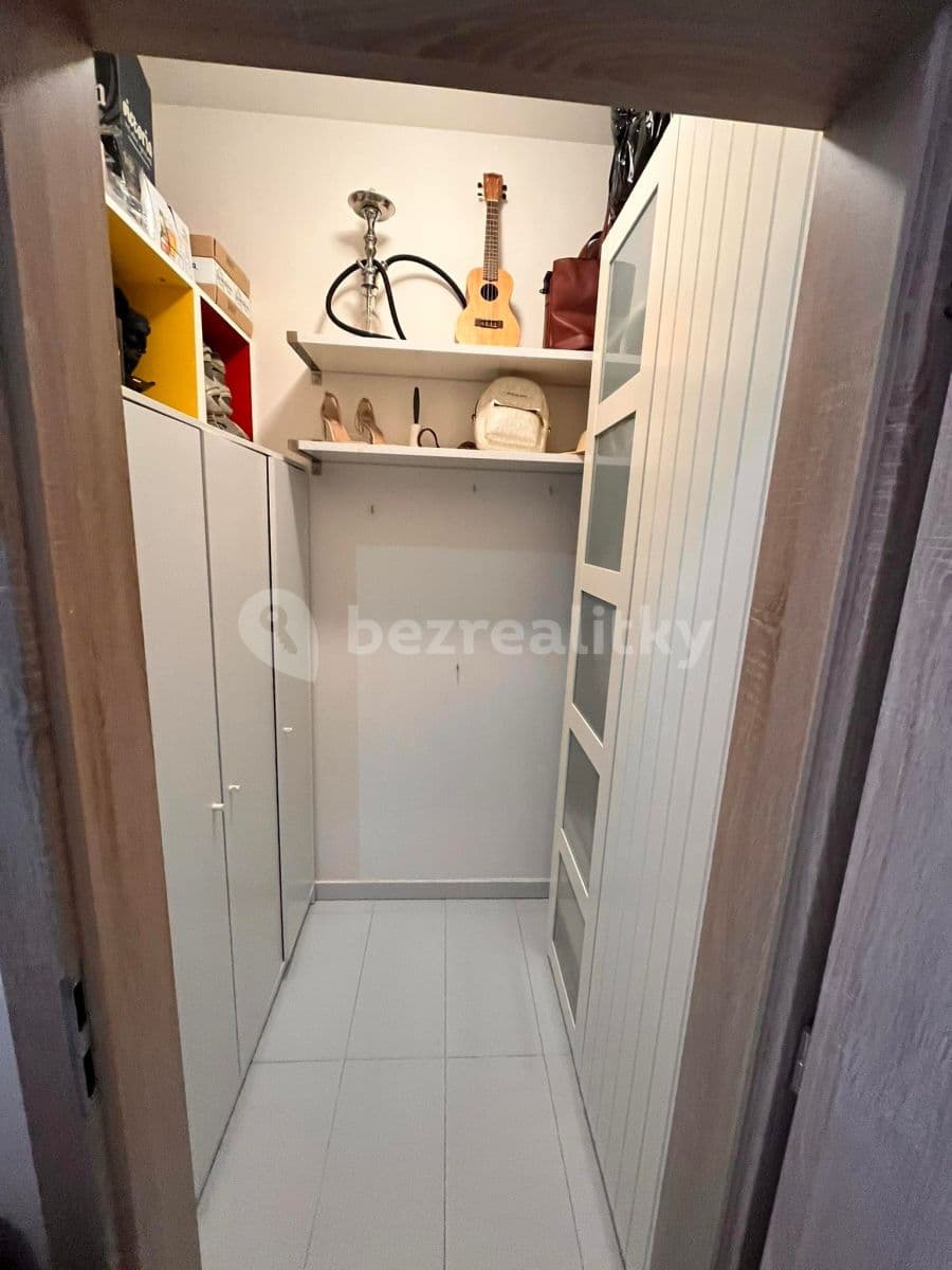 Studio flat to rent, 36 m², Emy Destinové, Jinočany, Středočeský Region Studio flat to rent, 36 m², Emy Destinové, Jinočany, Středočeský Region