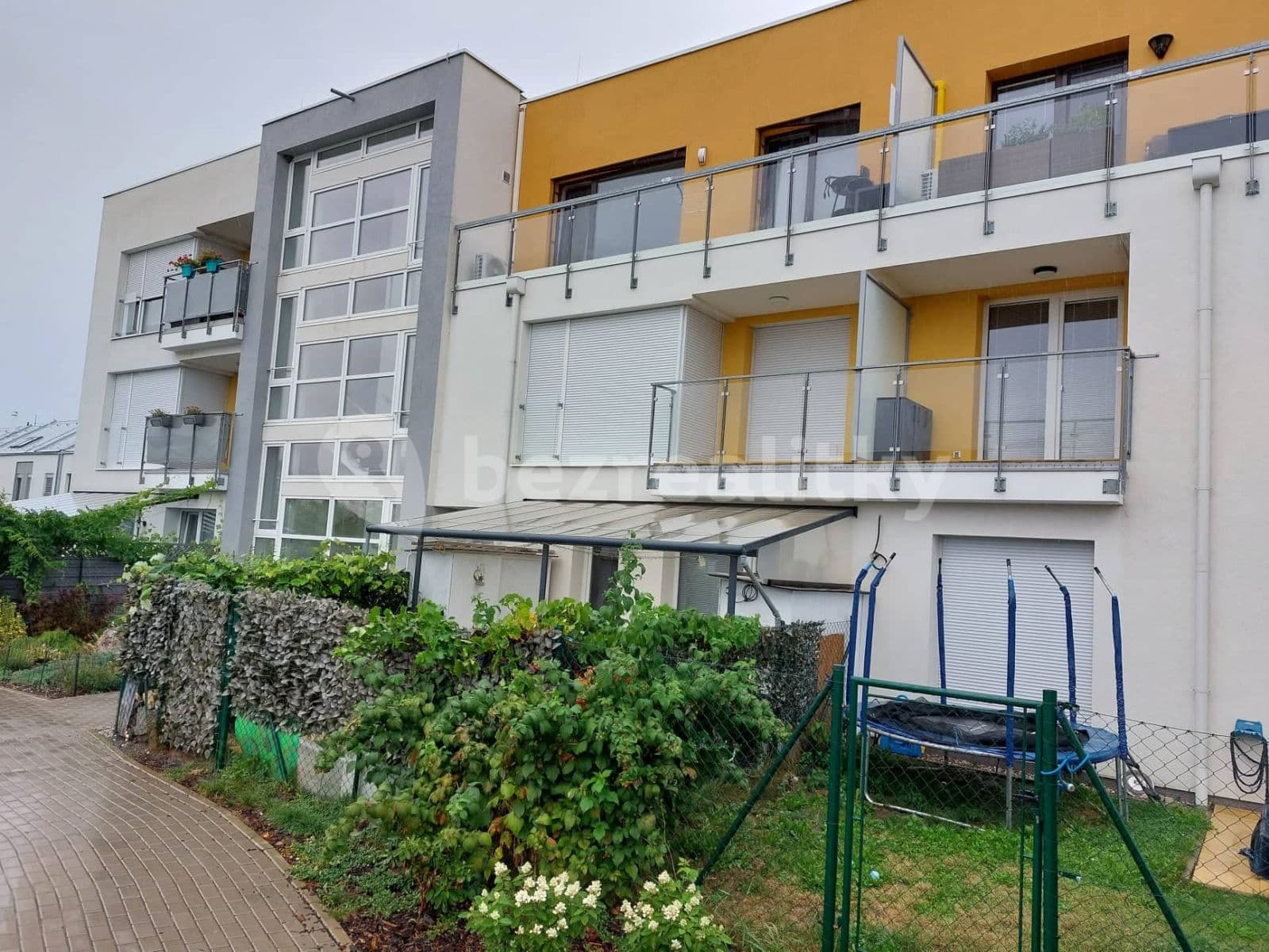 Studio flat to rent, 36 m², Emy Destinové, Jinočany, Středočeský Region Studio flat to rent, 36 m², Emy Destinové, Jinočany, Středočeský Region