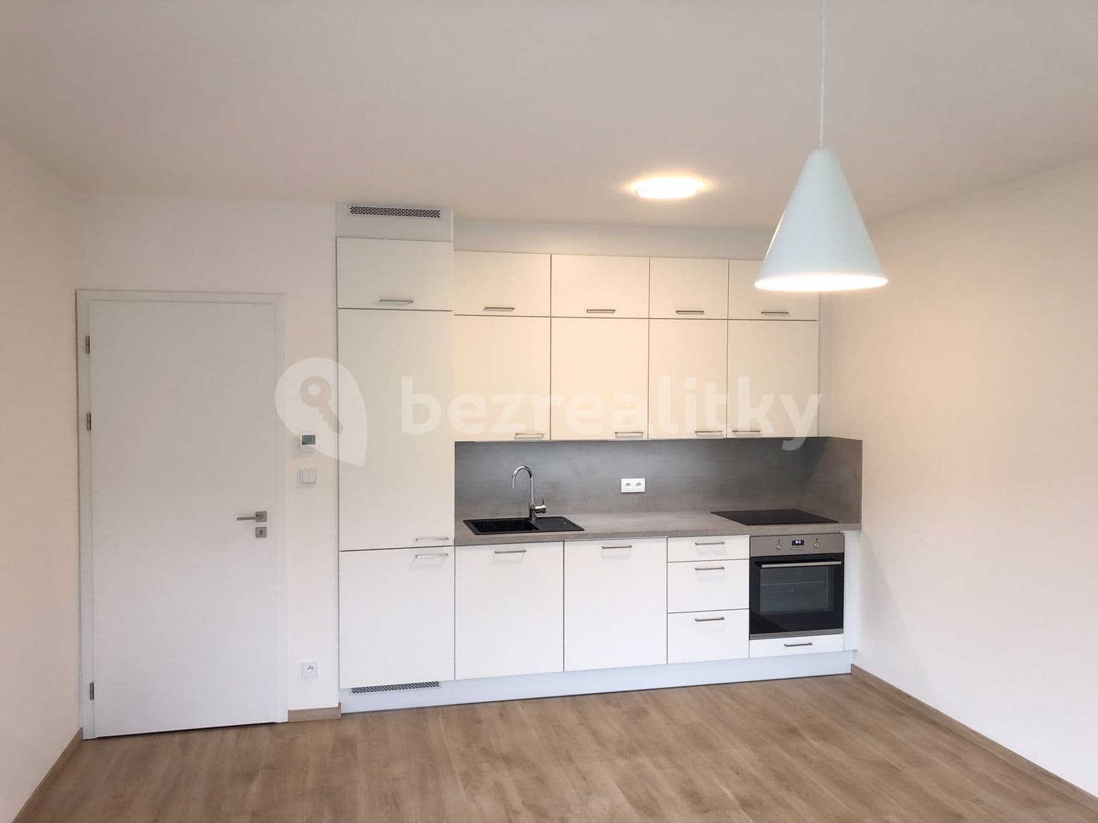 1 bedroom with open-plan kitchen flat to rent, 57 m², U Sluncové, Prague, Prague 1 bedroom with open-plan kitchen flat to rent, 57 m², U Sluncové, Prague, Prague