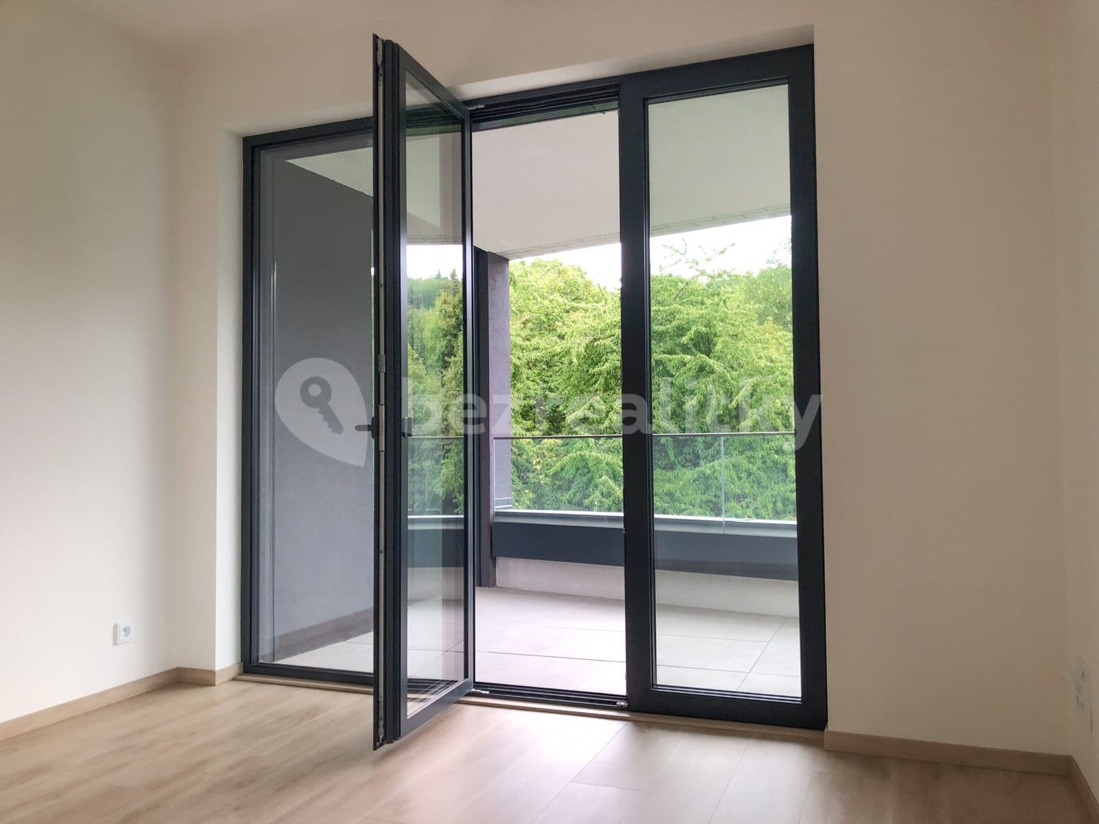 1 bedroom with open-plan kitchen flat to rent, 57 m², U Sluncové, Prague, Prague 1 bedroom with open-plan kitchen flat to rent, 57 m², U Sluncové, Prague, Prague