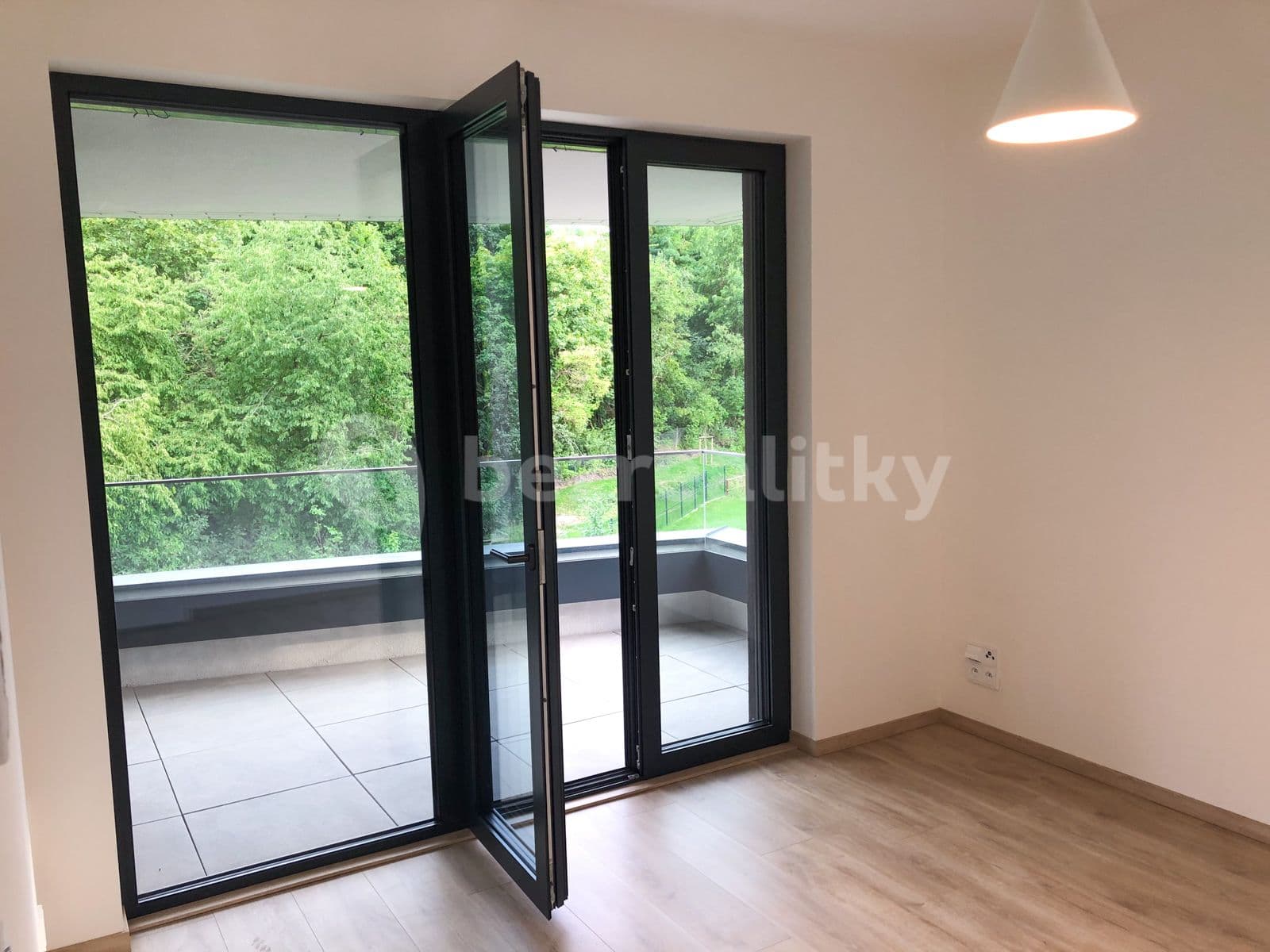 1 bedroom with open-plan kitchen flat to rent, 57 m², U Sluncové, Prague, Prague 1 bedroom with open-plan kitchen flat to rent, 57 m², U Sluncové, Prague, Prague