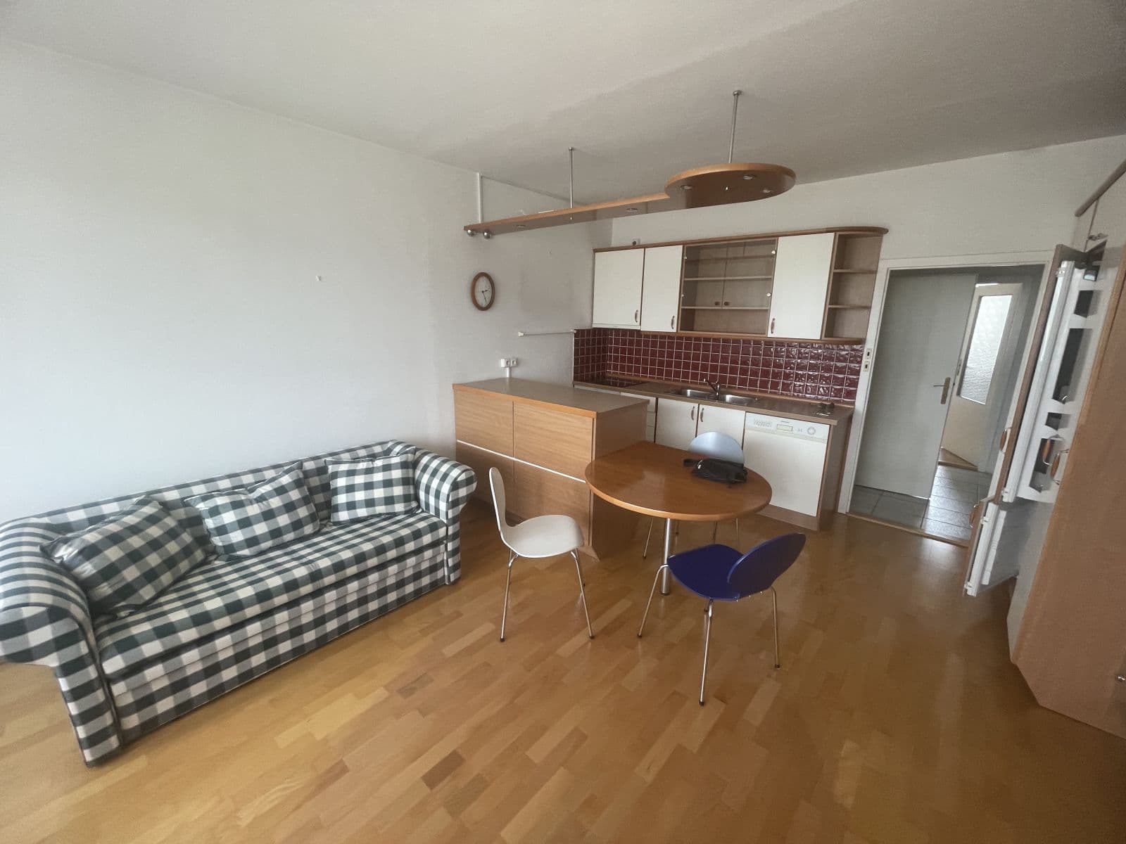 1 bedroom with open-plan kitchen flat to rent, 45 m², Silurská, Prague, Prague 1 bedroom with open-plan kitchen flat to rent, 45 m², Silurská, Prague, Prague
