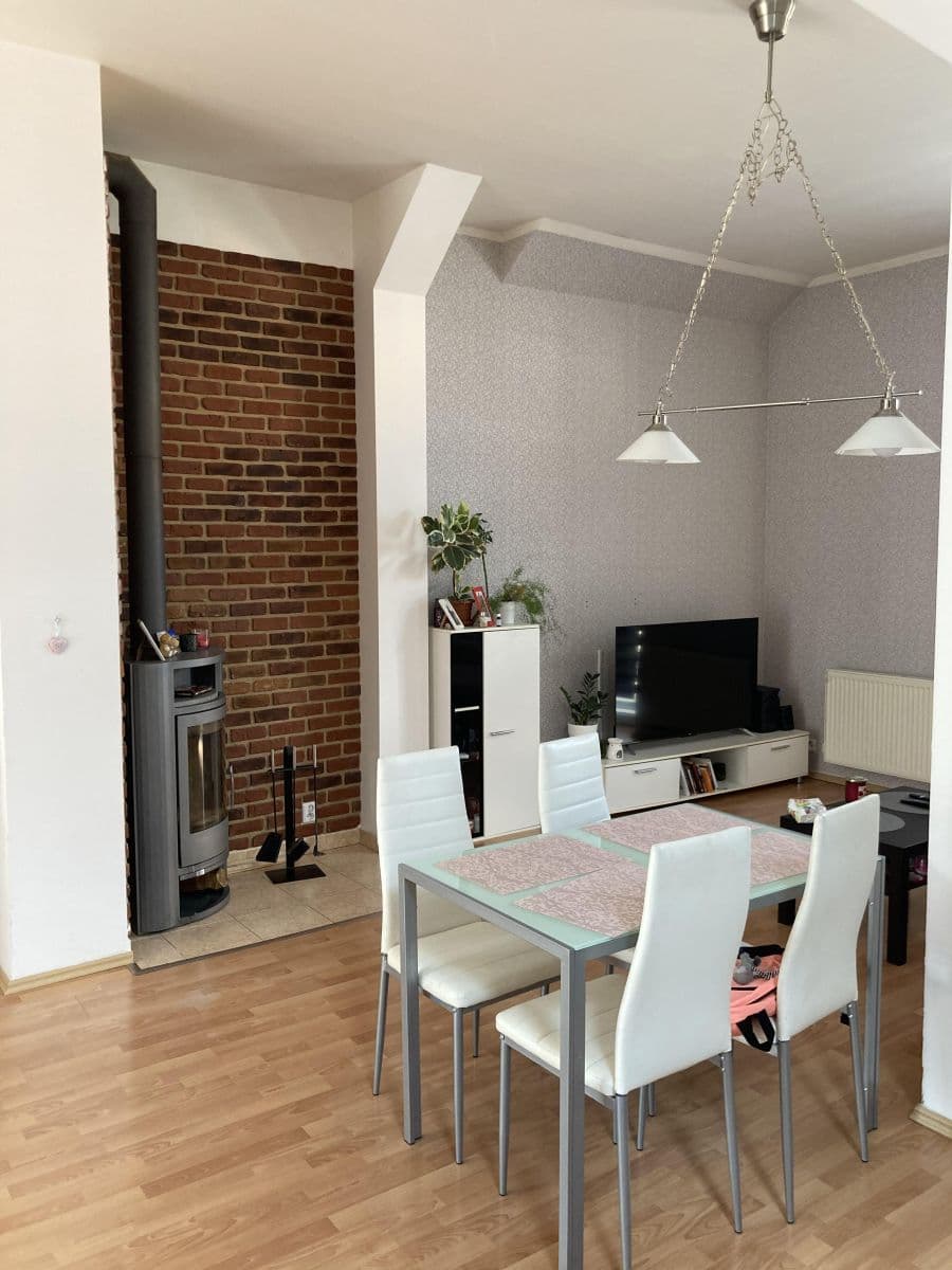 1 bedroom with open-plan kitchen flat to rent, 73 m², Unhošťská, Kladno, Středočeský Region 1 bedroom with open-plan kitchen flat to rent, 73 m², Unhošťská, Kladno, Středočeský Region