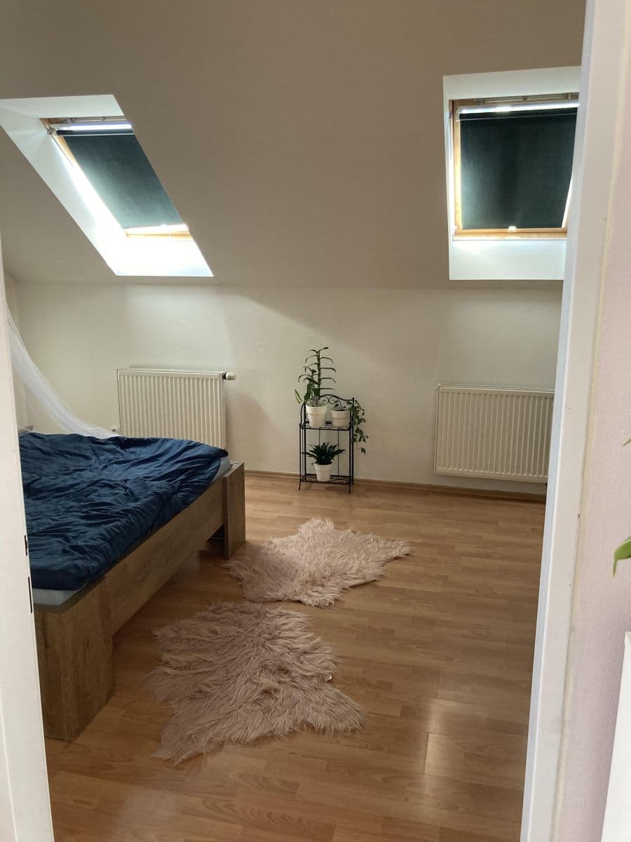 1 bedroom with open-plan kitchen flat to rent, 73 m², Unhošťská, Kladno, Středočeský Region 1 bedroom with open-plan kitchen flat to rent, 73 m², Unhošťská, Kladno, Středočeský Region