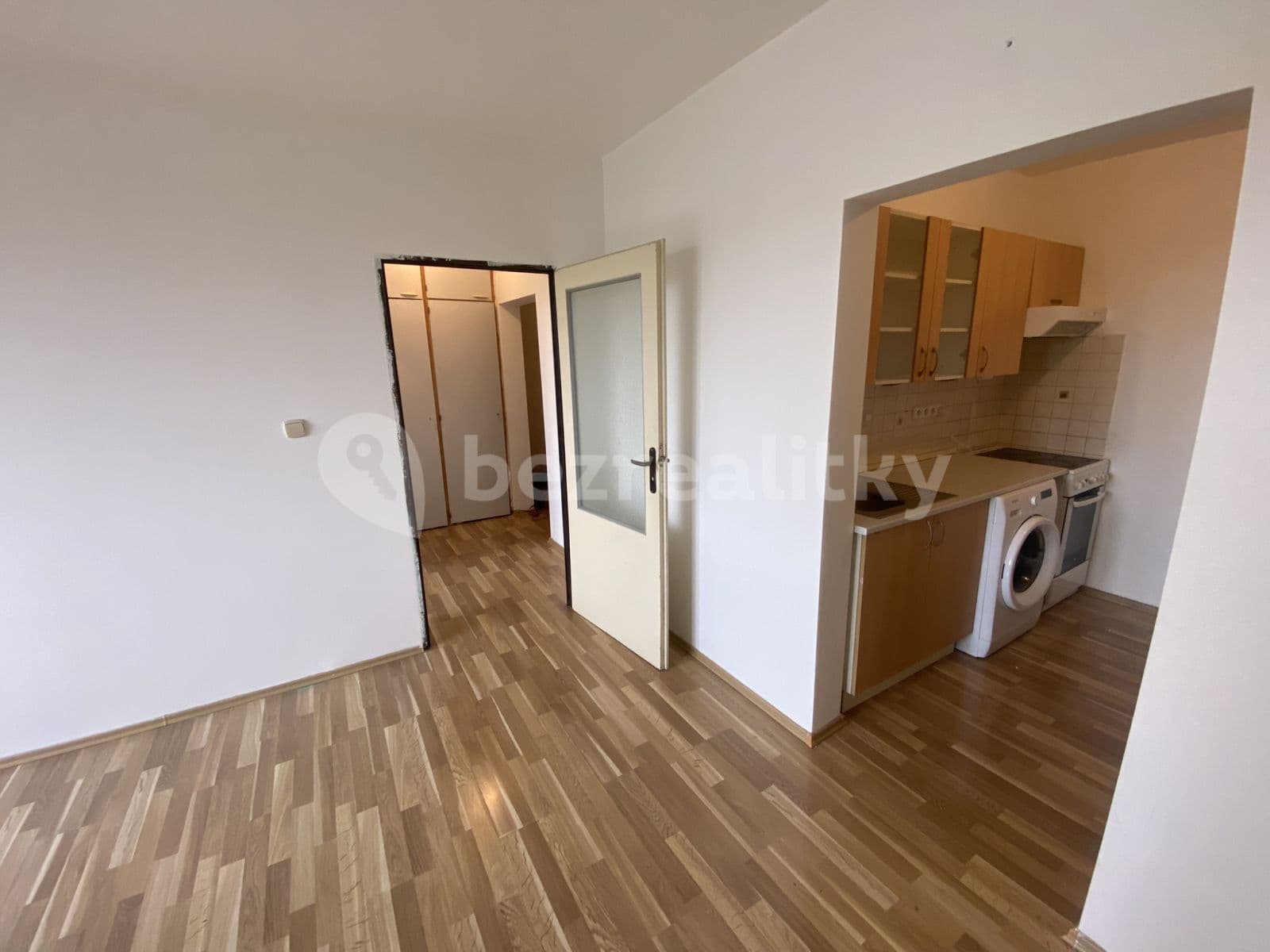 1 bedroom with open-plan kitchen flat to rent, 43 m², Ohradní, Prague, Prague 1 bedroom with open-plan kitchen flat to rent, 43 m², Ohradní, Prague, Prague