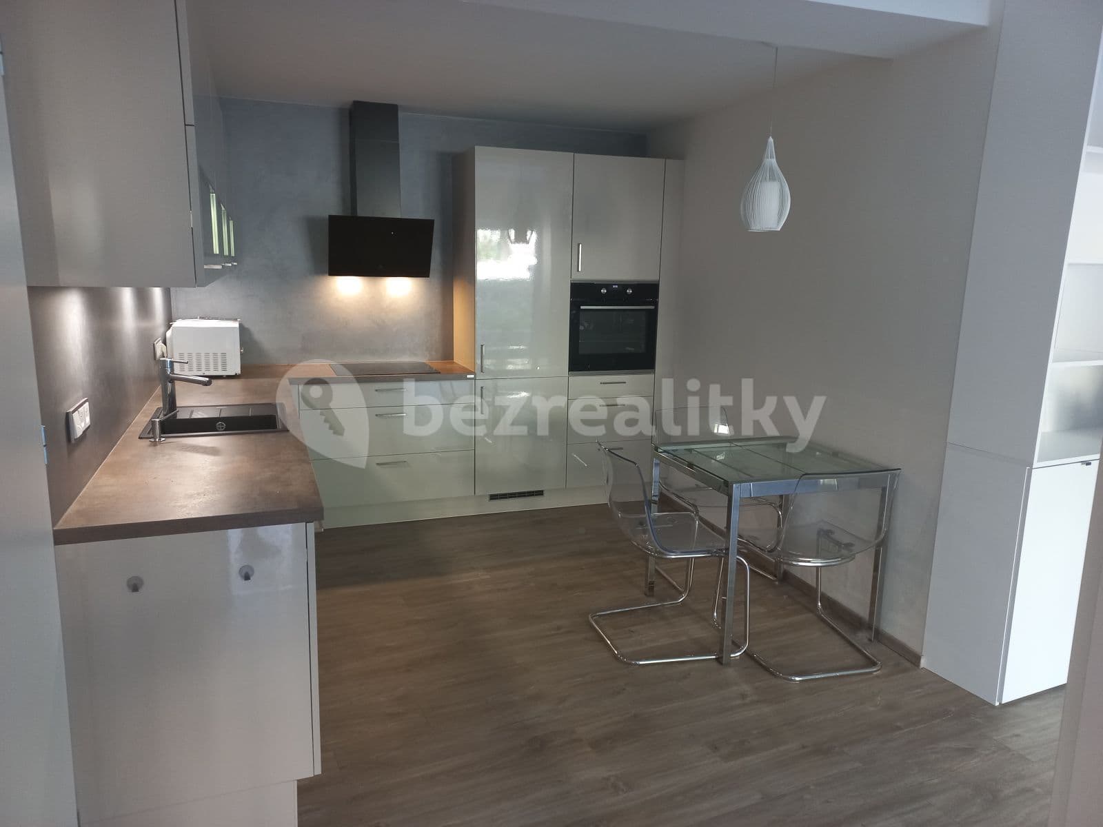 2 bedroom with open-plan kitchen flat to rent, 56 m², Elišky Přemyslovny, Prague, Prague 2 bedroom with open-plan kitchen flat to rent, 56 m², Elišky Přemyslovny, Prague, Prague