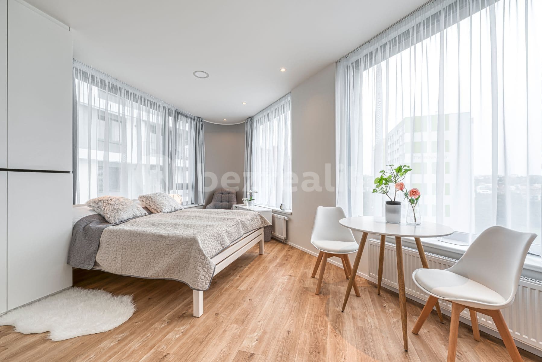 Studio flat to rent, 26 m², Mukařovského, Prague, Prague Studio flat to rent, 26 m², Mukařovského, Prague, Prague