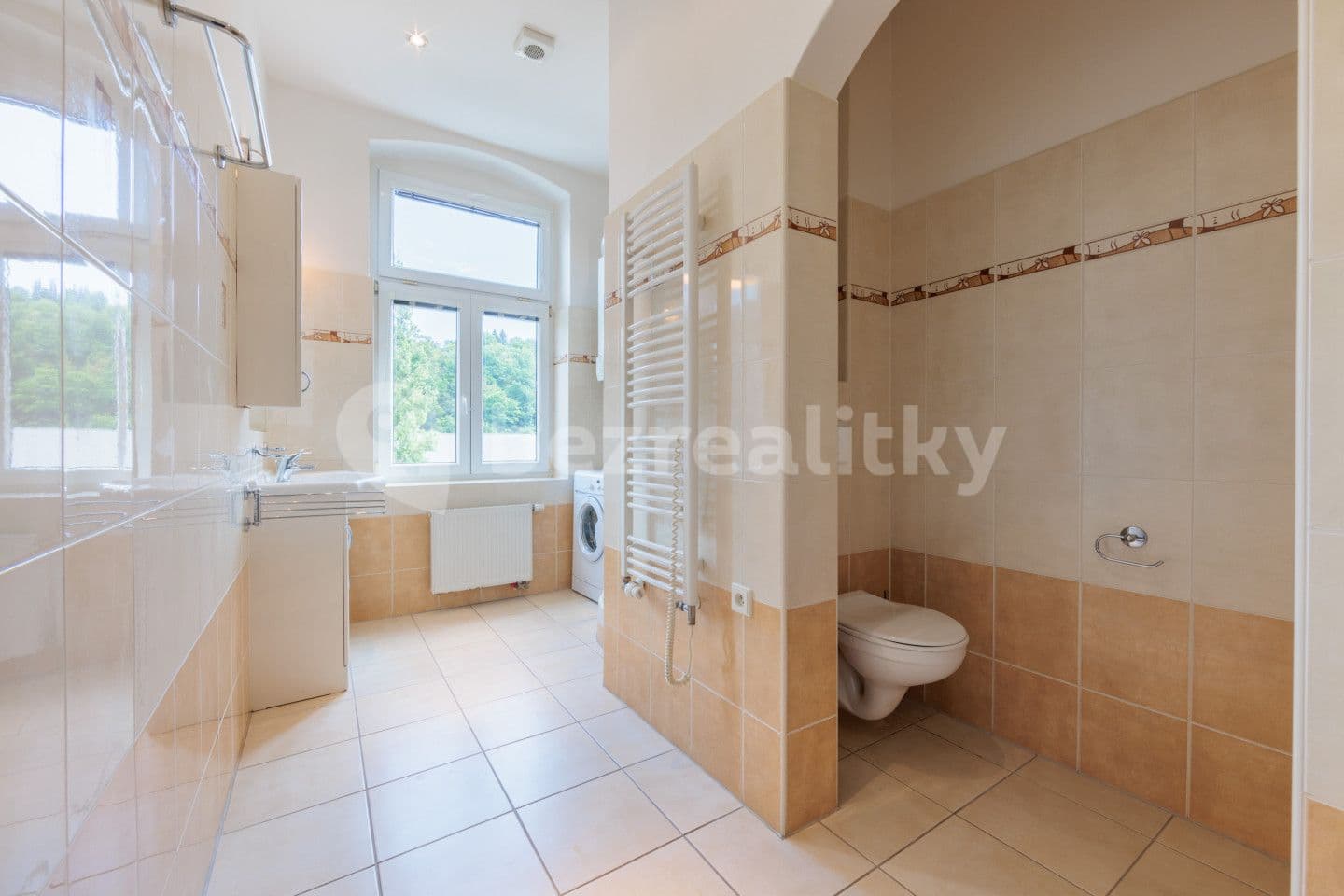 1 bedroom with open-plan kitchen flat for sale, 79 m², Zahradní, Karlovy Vary, Karlovarský Region