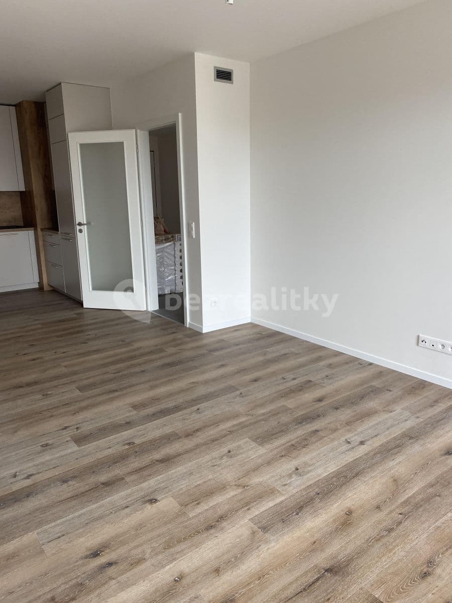 1 bedroom with open-plan kitchen flat to rent, 54 m², U Plynárny, Prague, Prague 1 bedroom with open-plan kitchen flat to rent, 54 m², U Plynárny, Prague, Prague