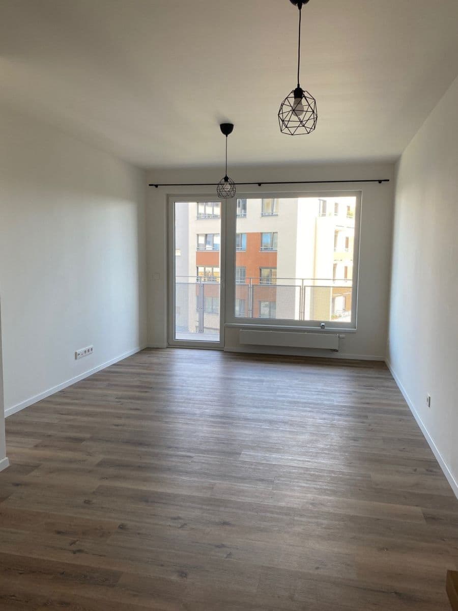 1 bedroom with open-plan kitchen flat to rent, 54 m², U Plynárny, Prague, Prague 1 bedroom with open-plan kitchen flat to rent, 54 m², U Plynárny, Prague, Prague