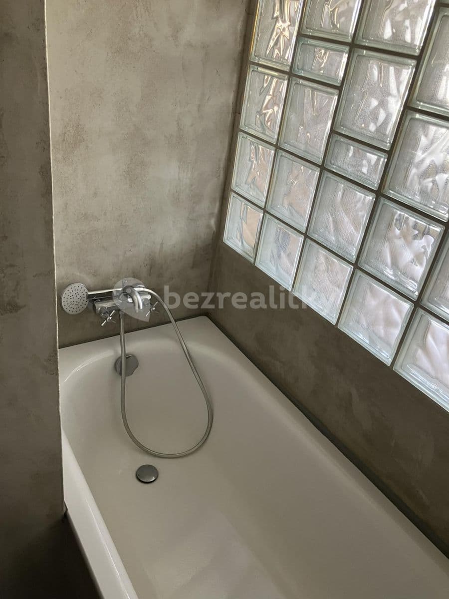 2 bedroom flat to rent, 65 m², Svazarmovská, Rožnov pod Radhoštěm, Zlínský Region 2 bedroom flat to rent, 65 m², Svazarmovská, Rožnov pod Radhoštěm, Zlínský Region