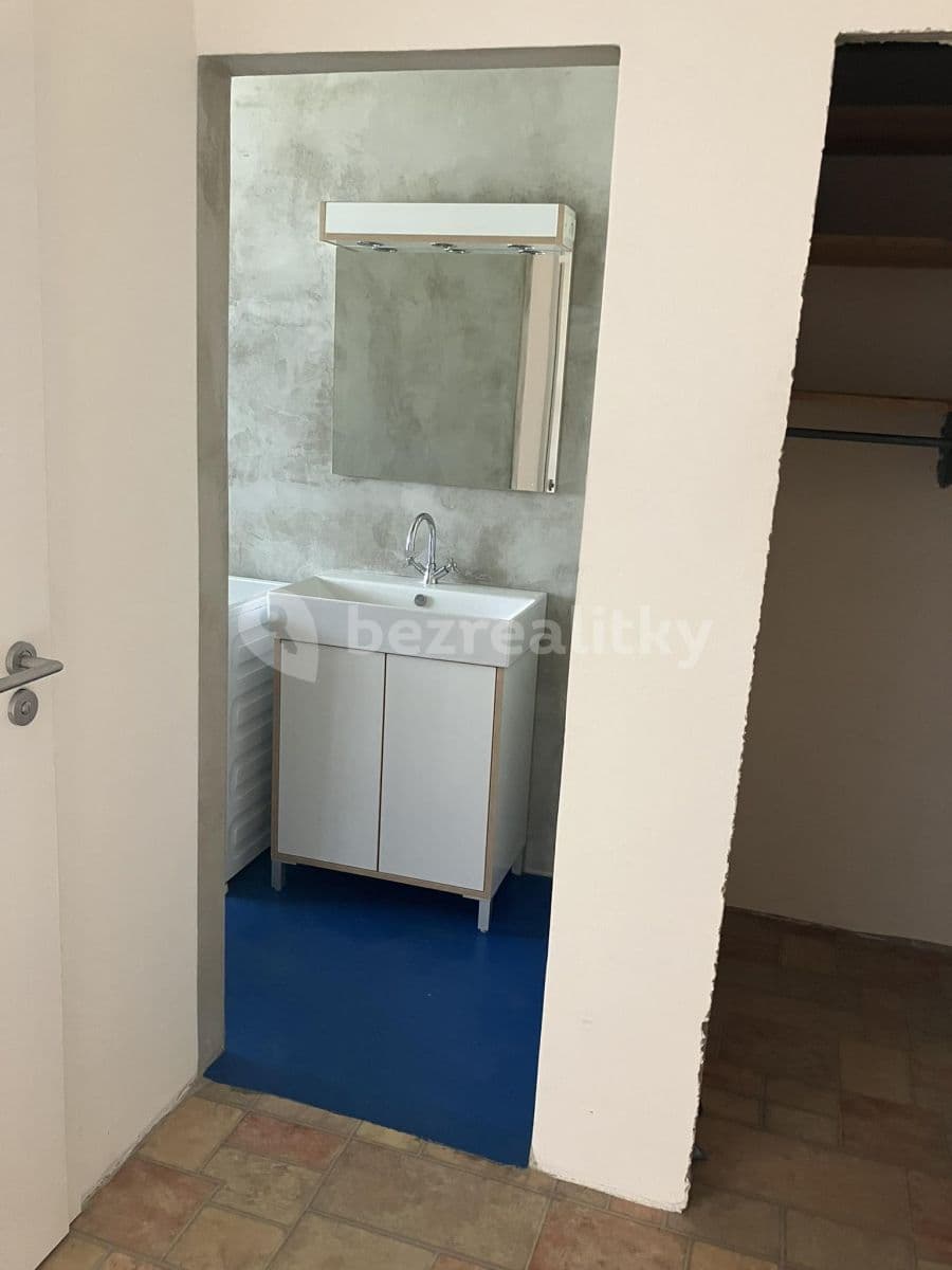 2 bedroom flat to rent, 65 m², Svazarmovská, Rožnov pod Radhoštěm, Zlínský Region 2 bedroom flat to rent, 65 m², Svazarmovská, Rožnov pod Radhoštěm, Zlínský Region